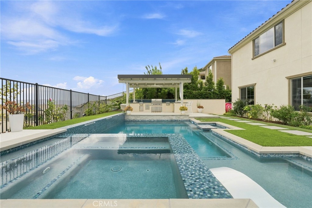 24357 W Clear Creek