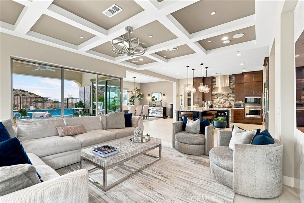 24357 W Clear Creek