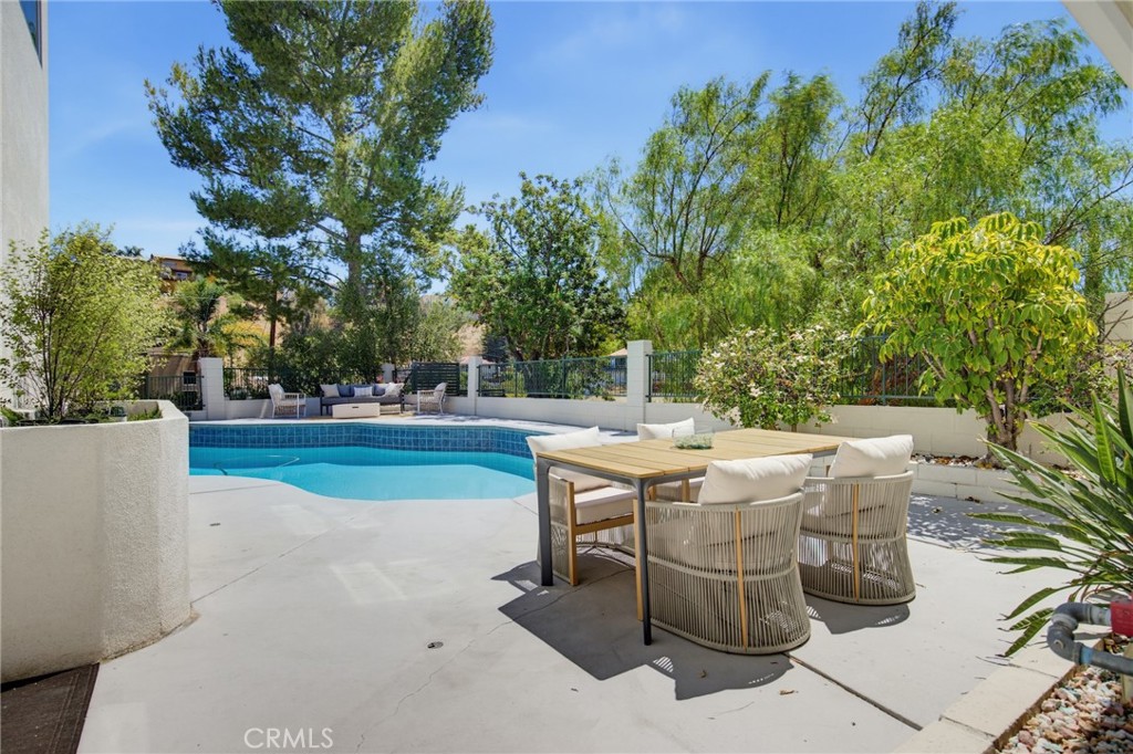 4715 Burgundy Road