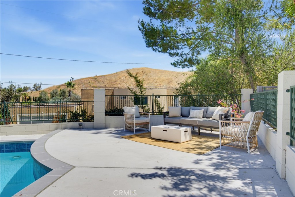4715 Burgundy Road