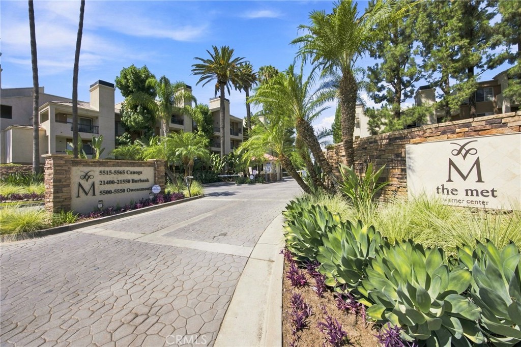 21400 Burbank 106