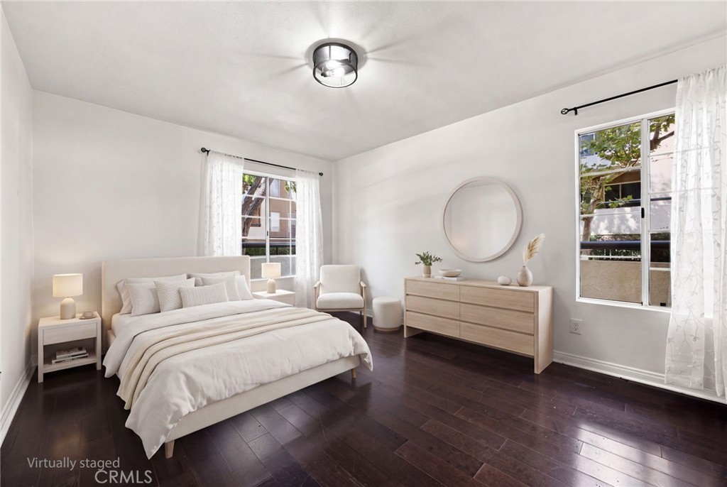21400 Burbank 106