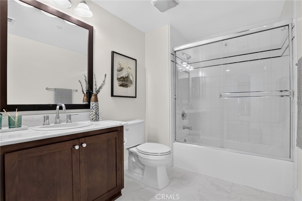 4424 Whitsett Avenue 303