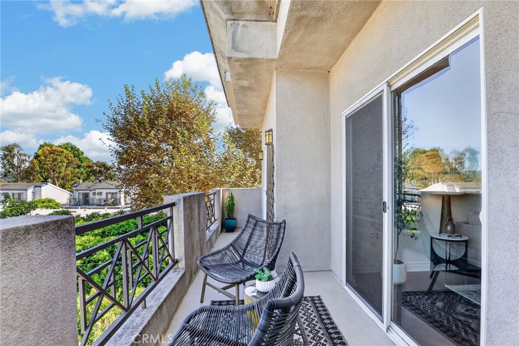 4424 Whitsett Avenue 303