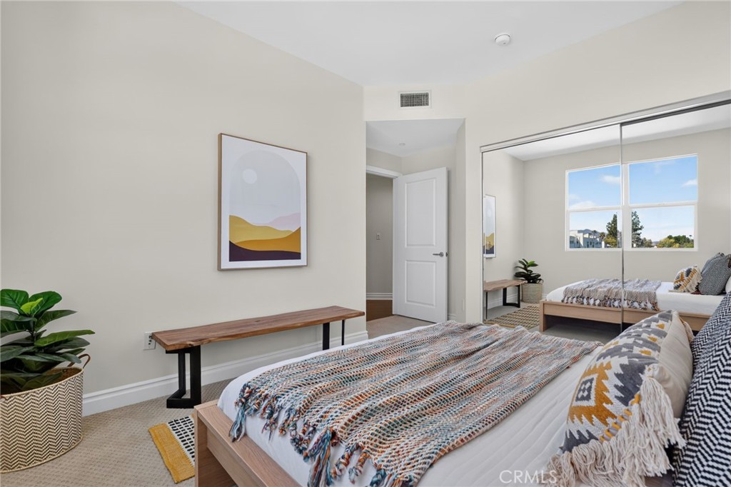 4424 Whitsett Avenue 303