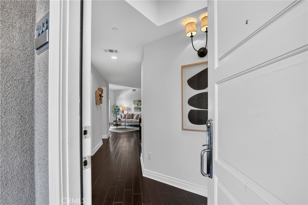 4424 Whitsett Avenue 303