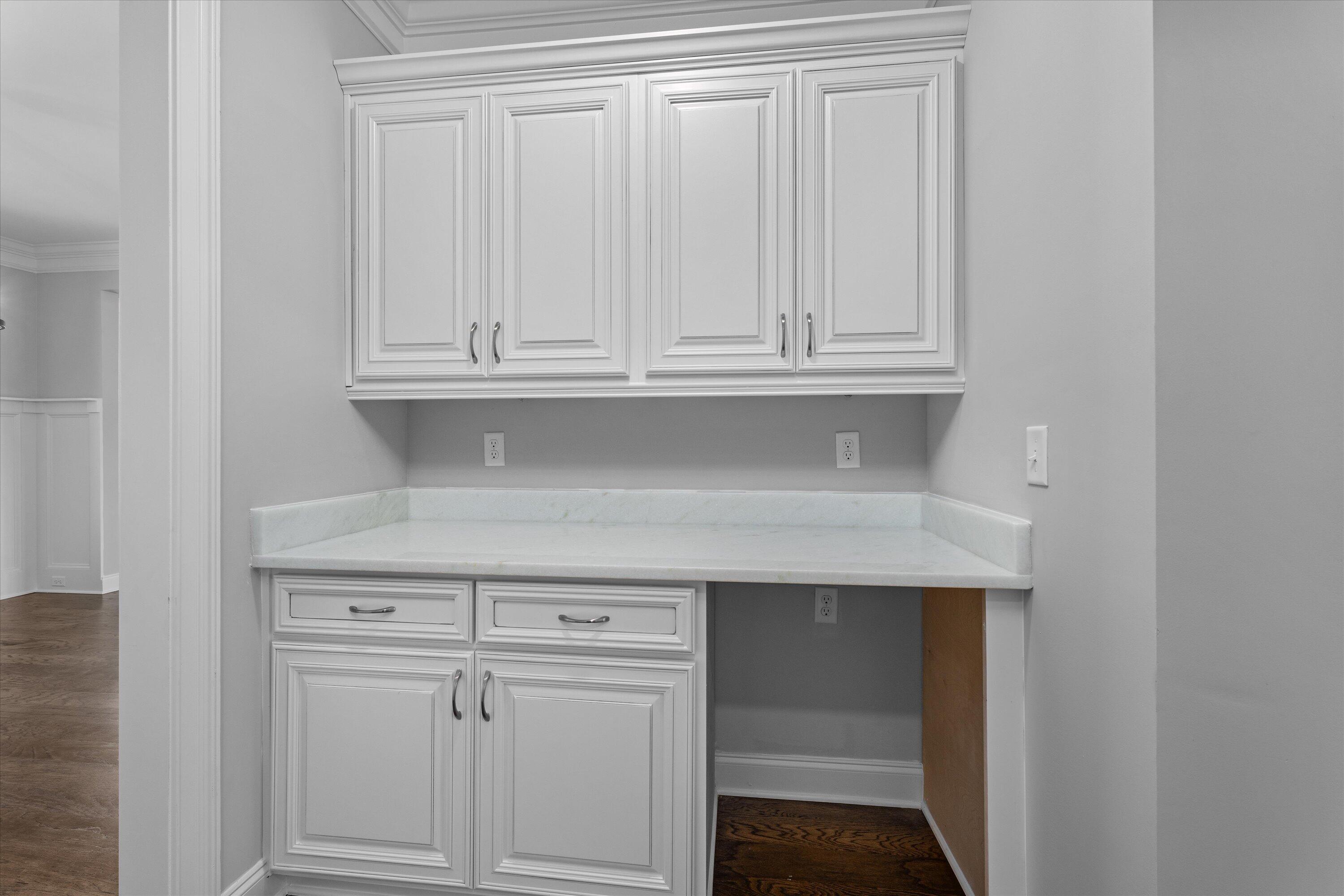 3006 ROSEWOOD DR. Drive