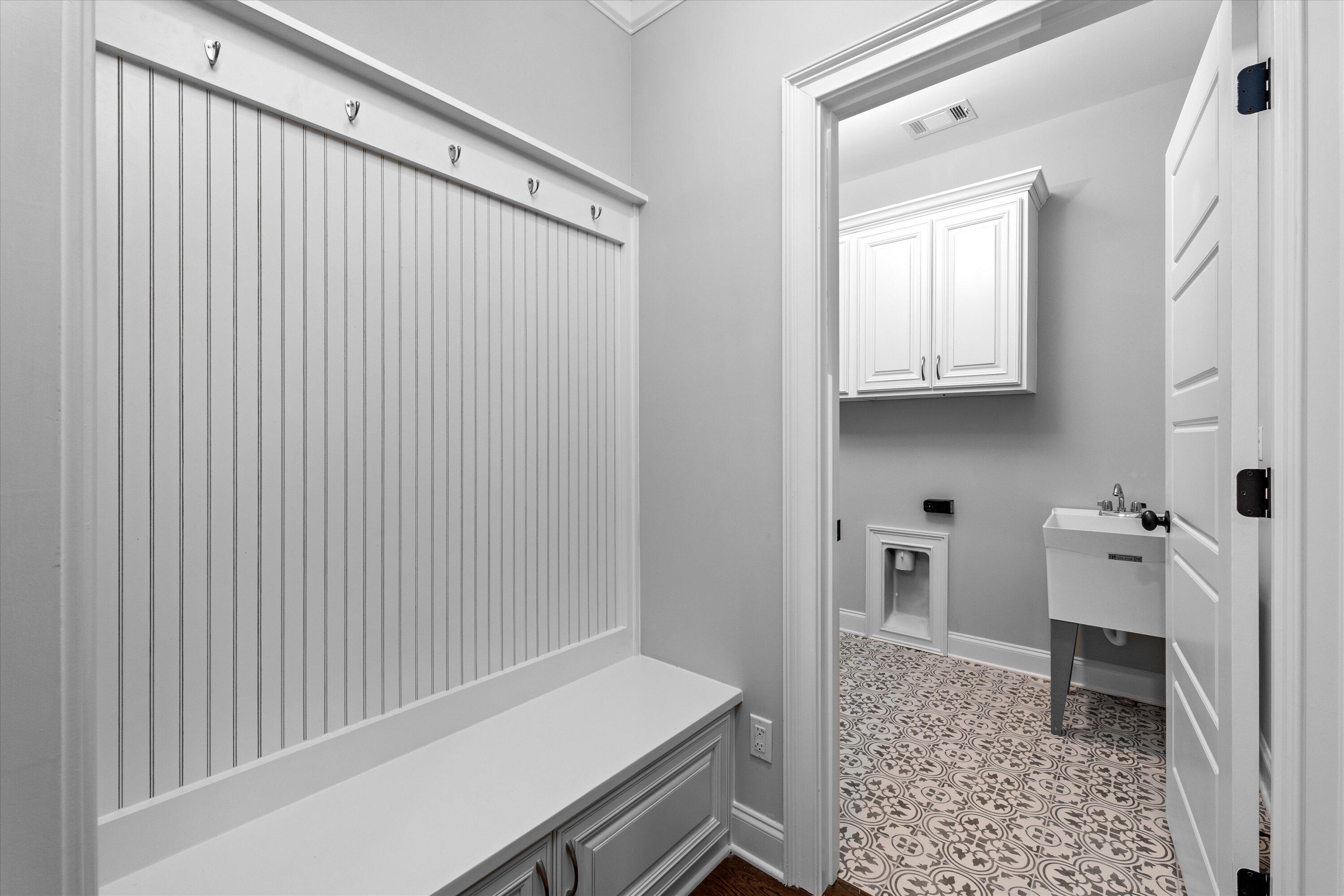 3006 ROSEWOOD DR. Drive