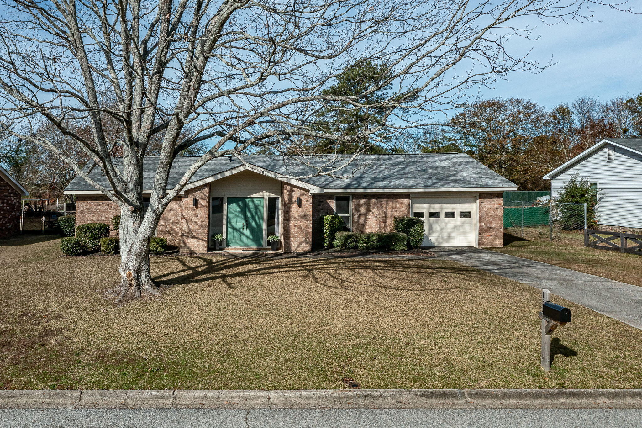 137 HIGHVIEW DR. Drive