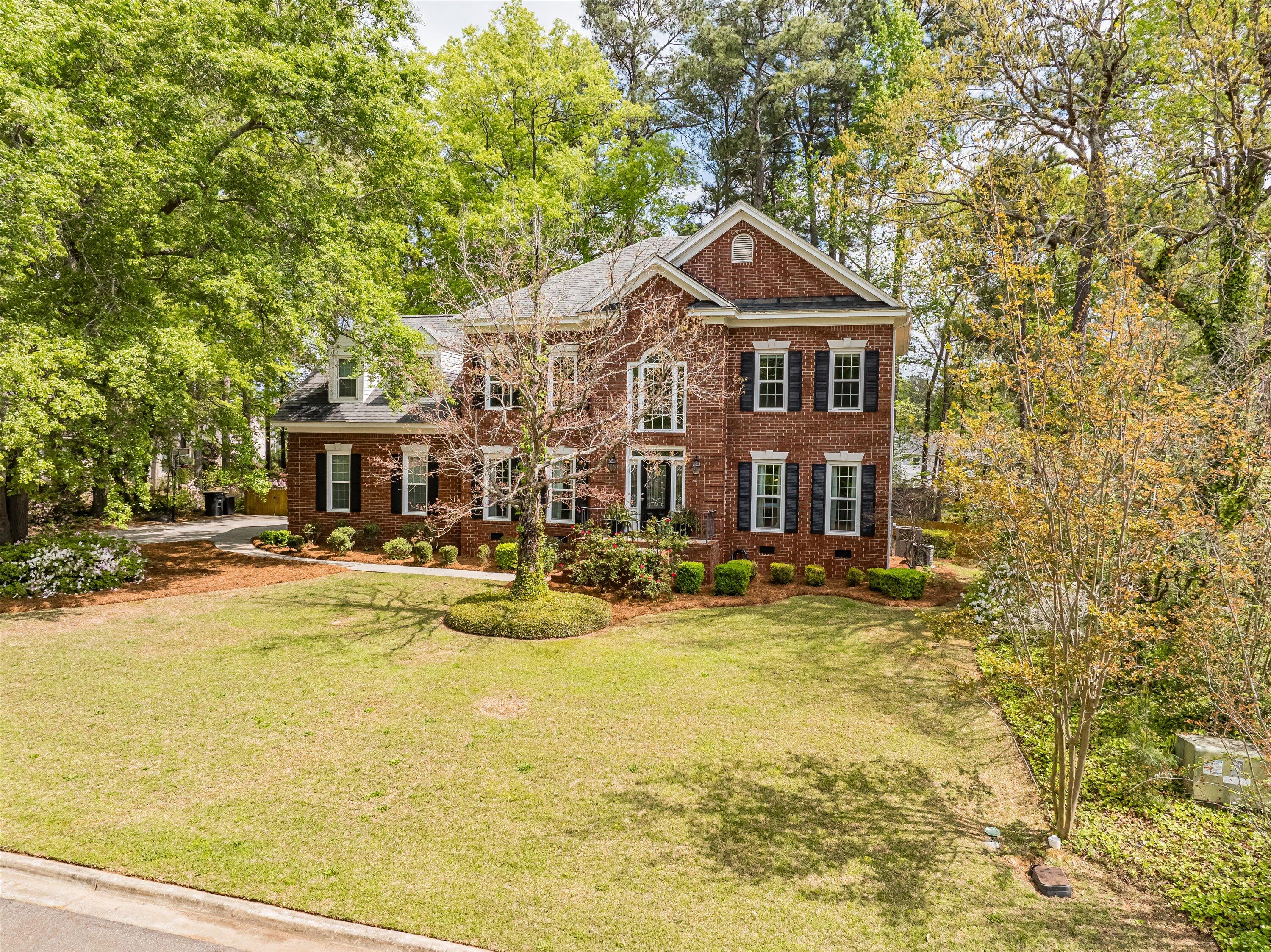 647 WHITEWOOD WAY Way