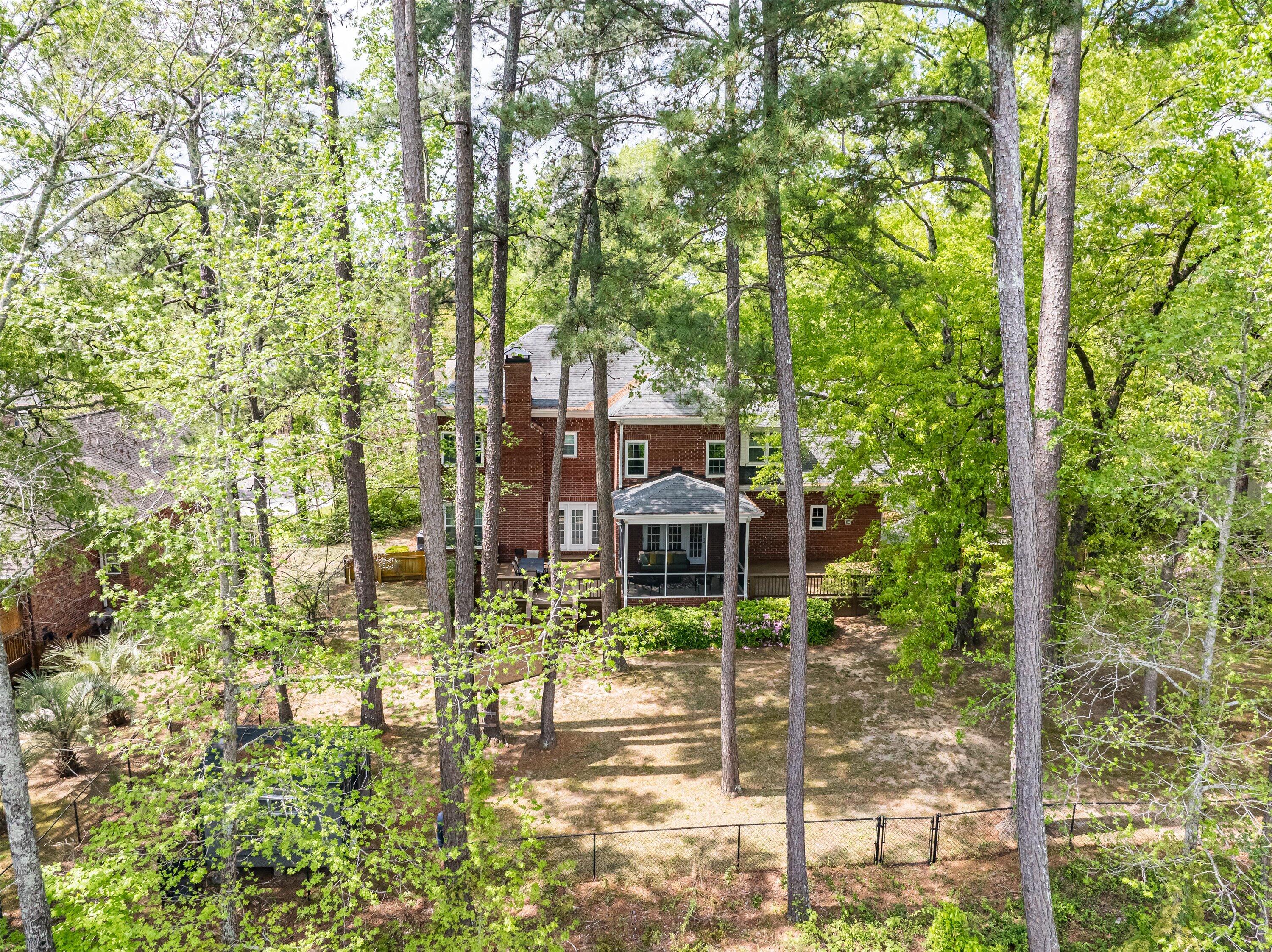 647 WHITEWOOD WAY Way