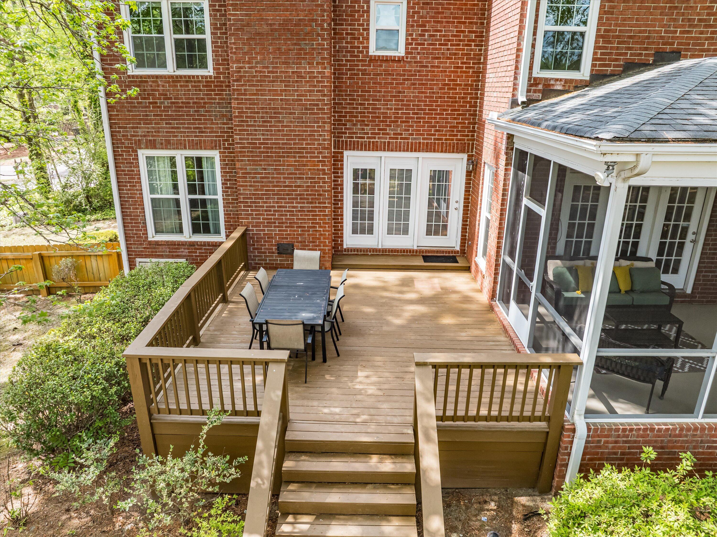 647 WHITEWOOD WAY Way