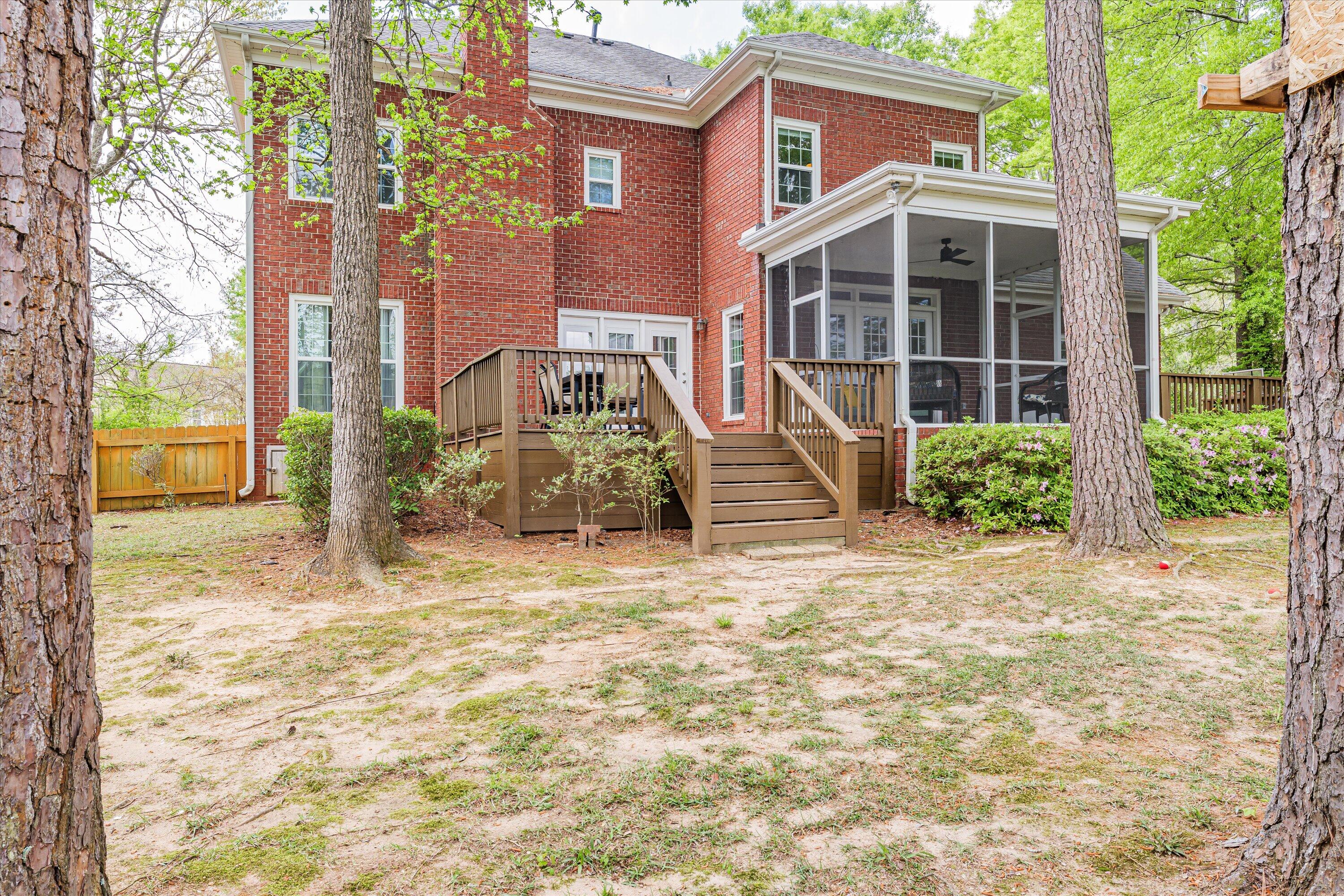 647 WHITEWOOD WAY Way