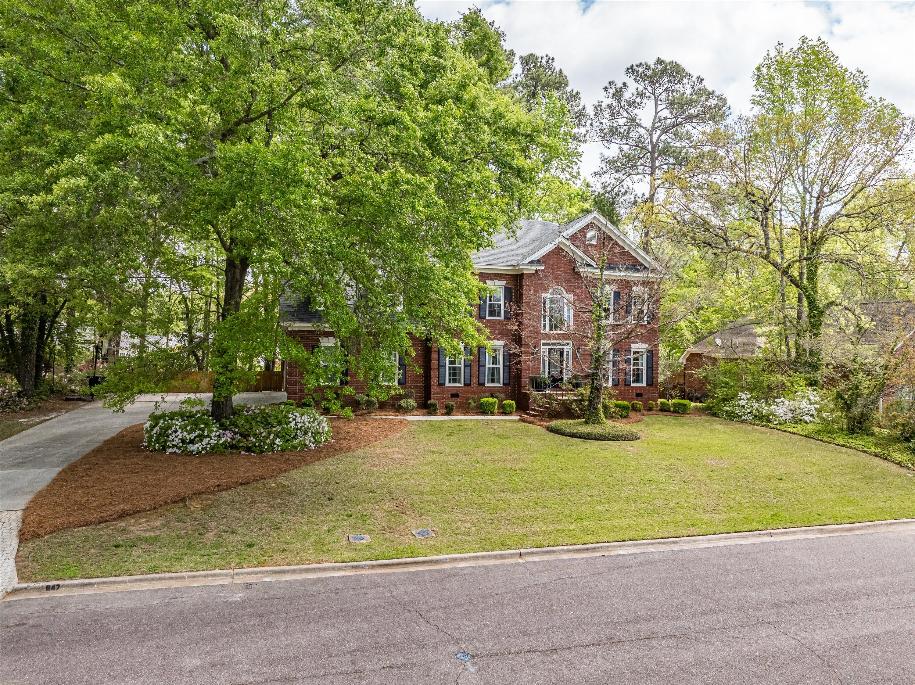 647 WHITEWOOD WAY Way