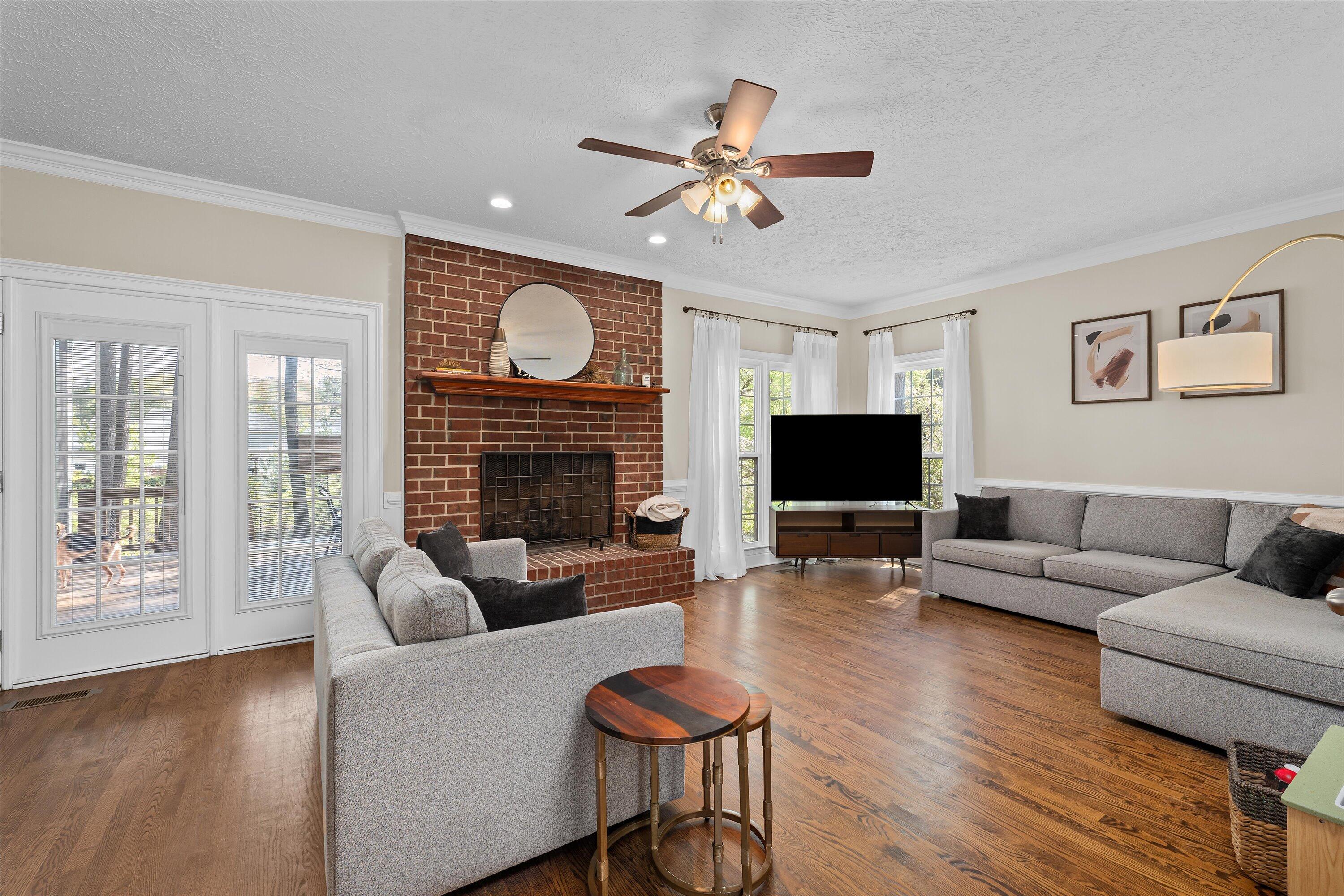 647 WHITEWOOD WAY Way