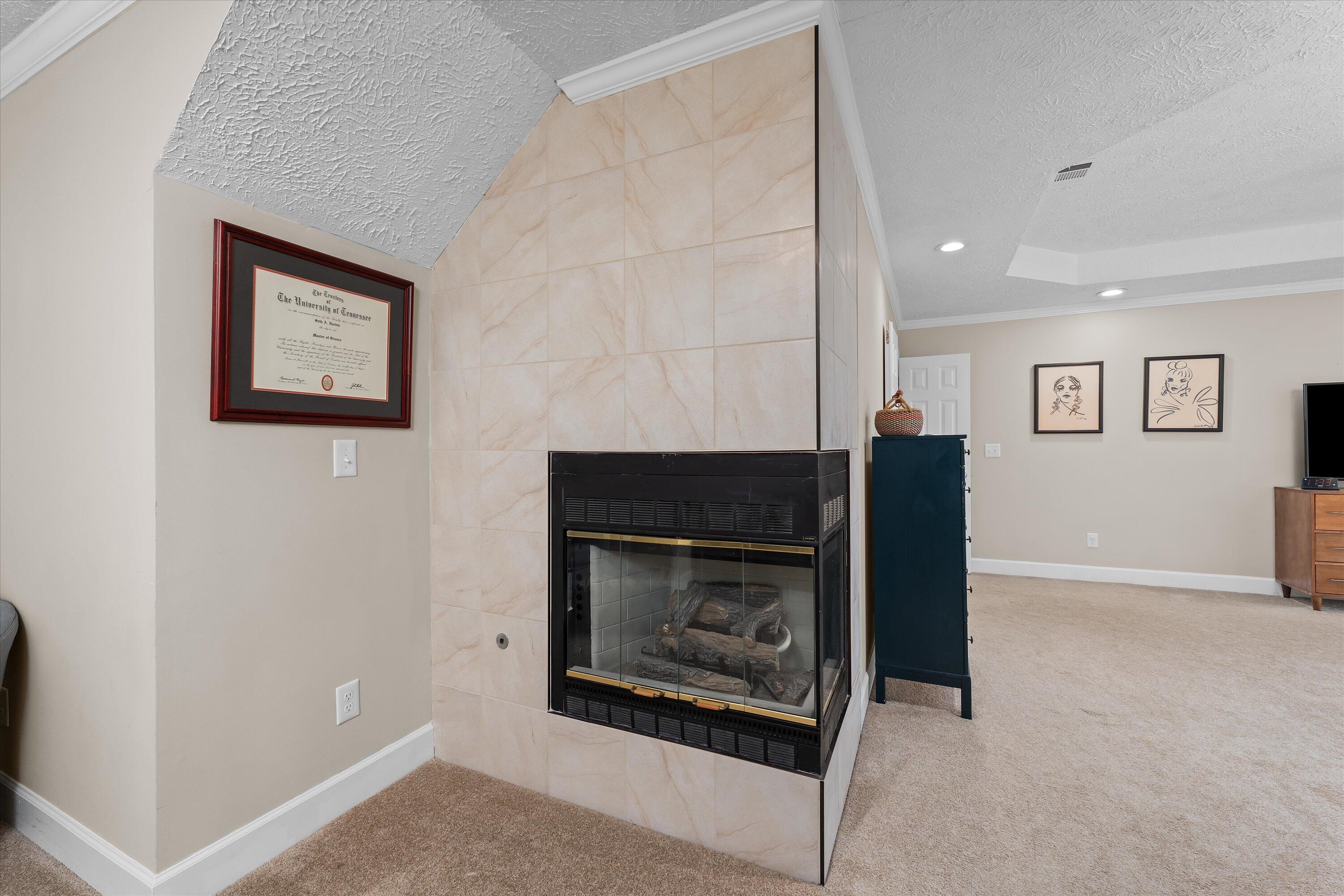 647 WHITEWOOD WAY Way