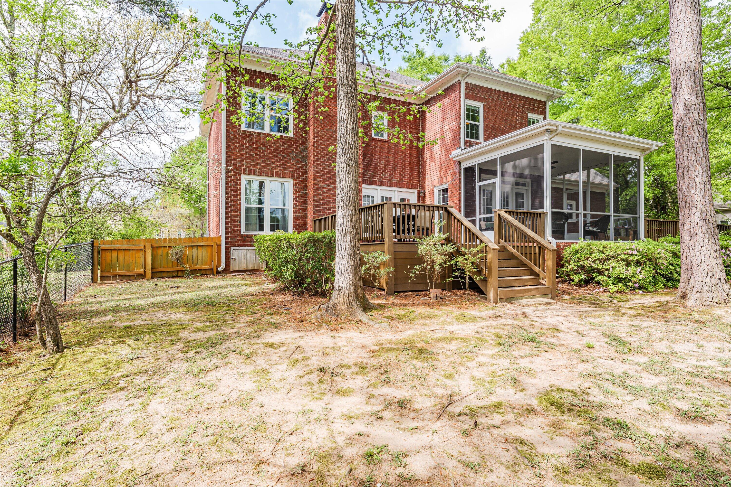 647 WHITEWOOD WAY Way