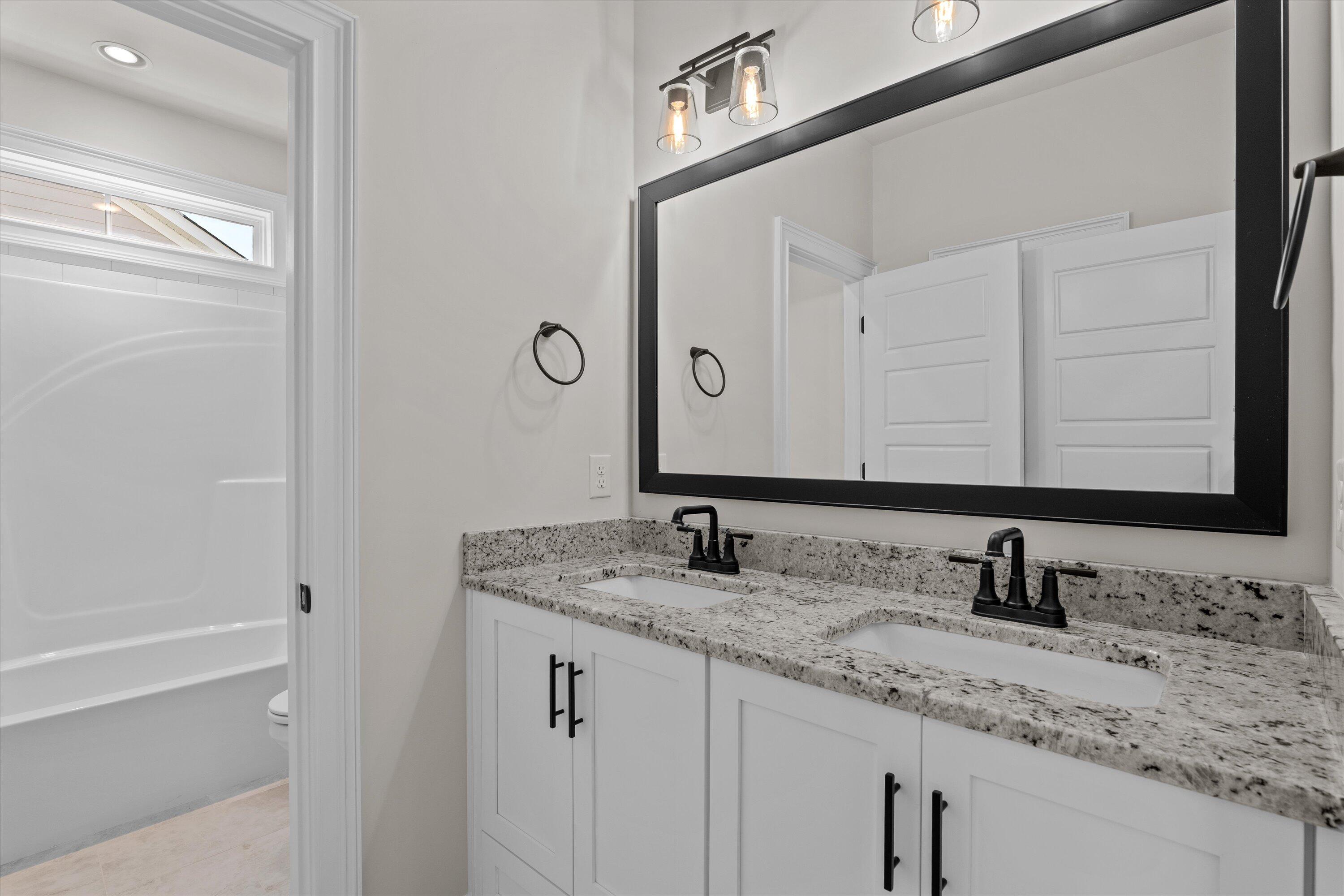 1221 Honey Lane Lane