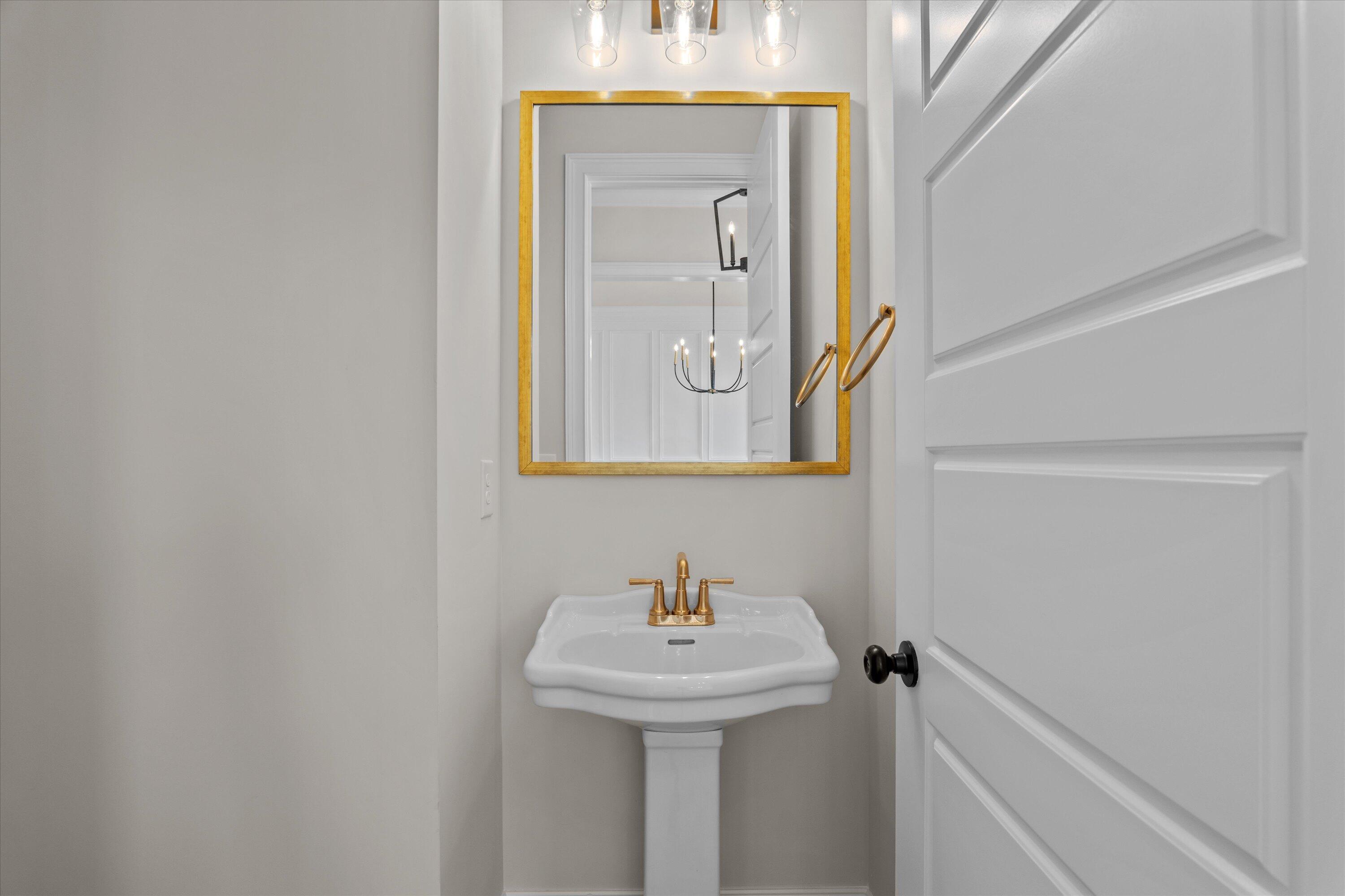 1221 Honey Lane Lane