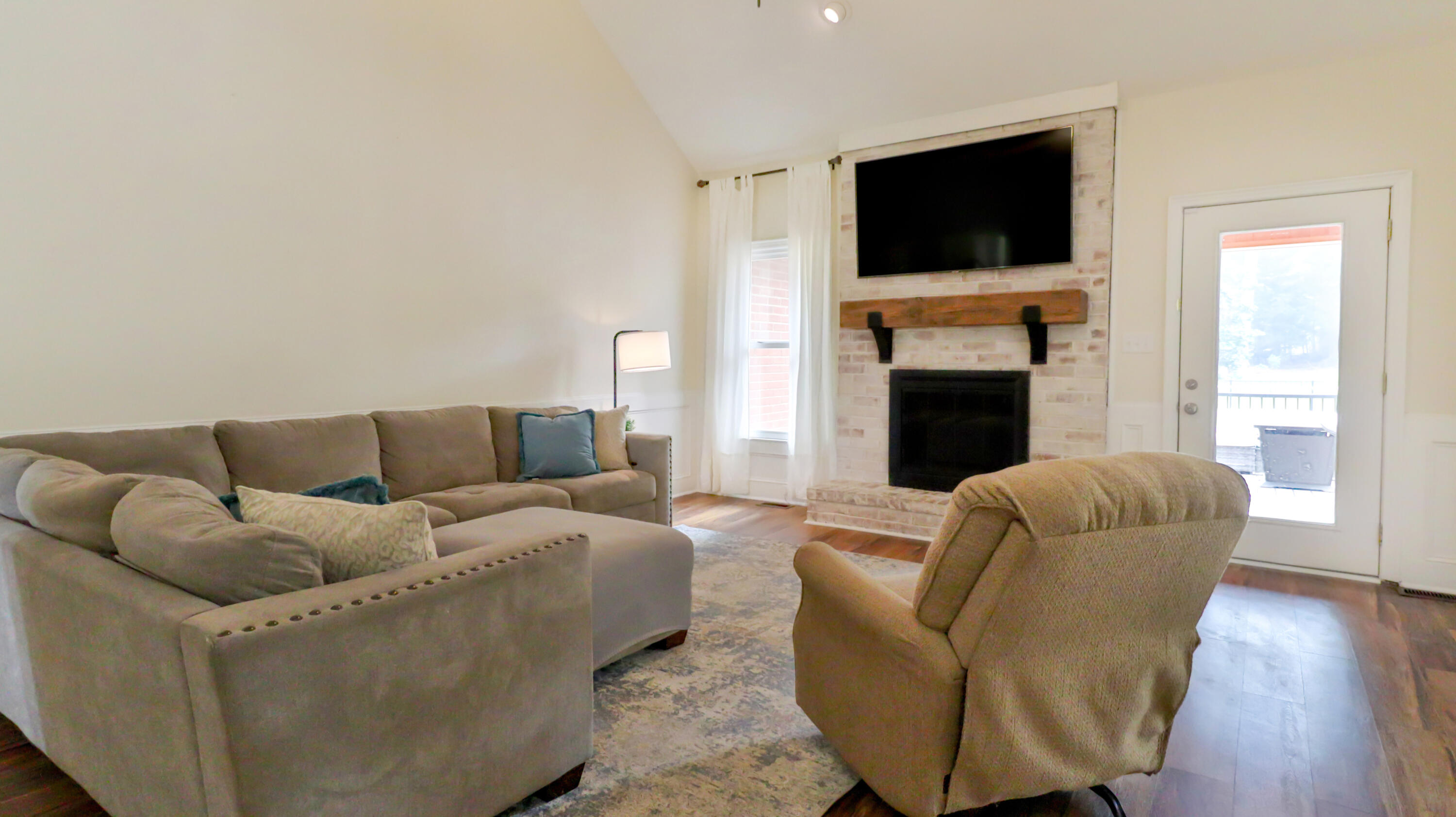 992 WINDMILL LANE Lane