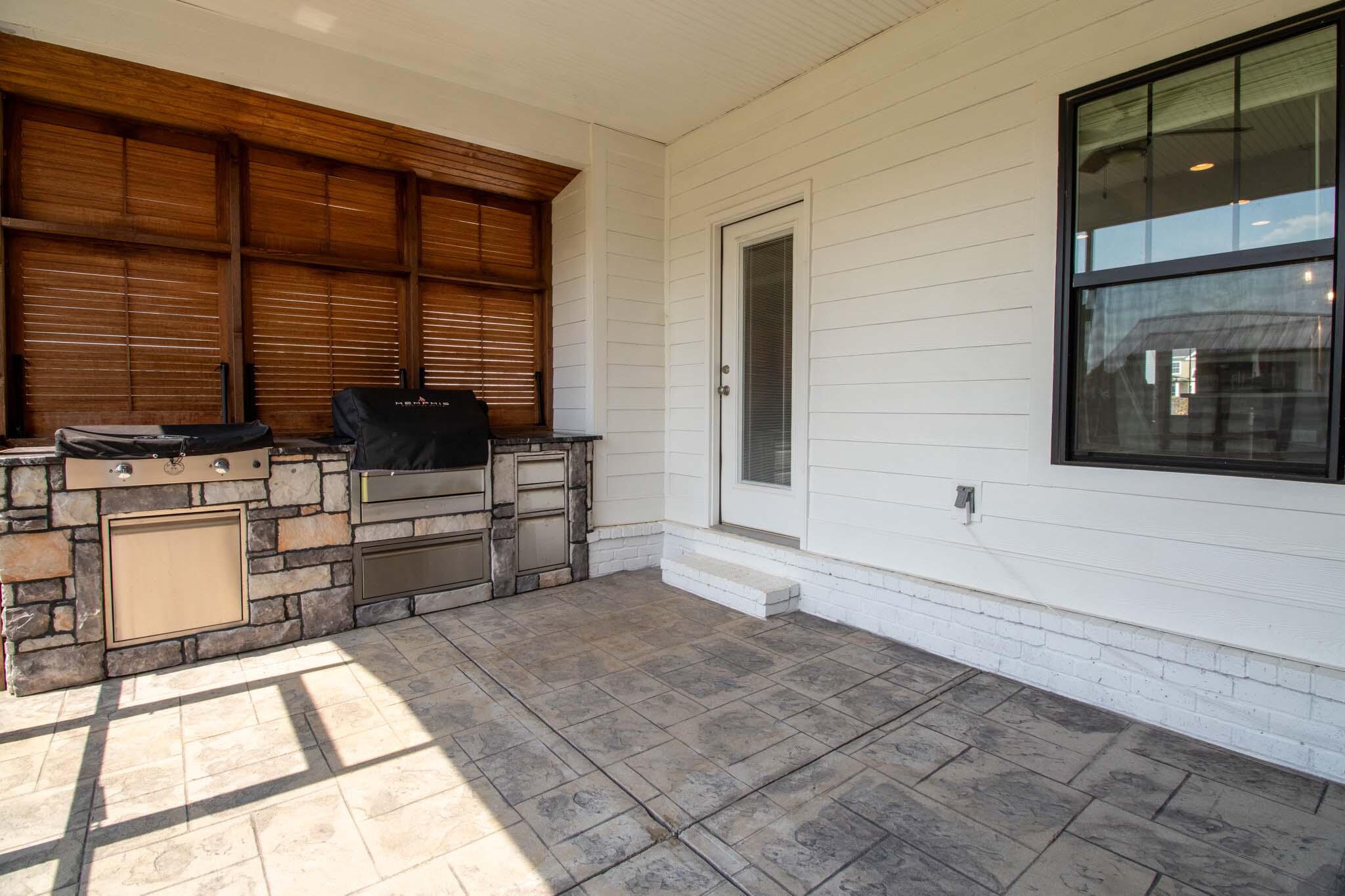 3048 Rosewood Dr. Drive