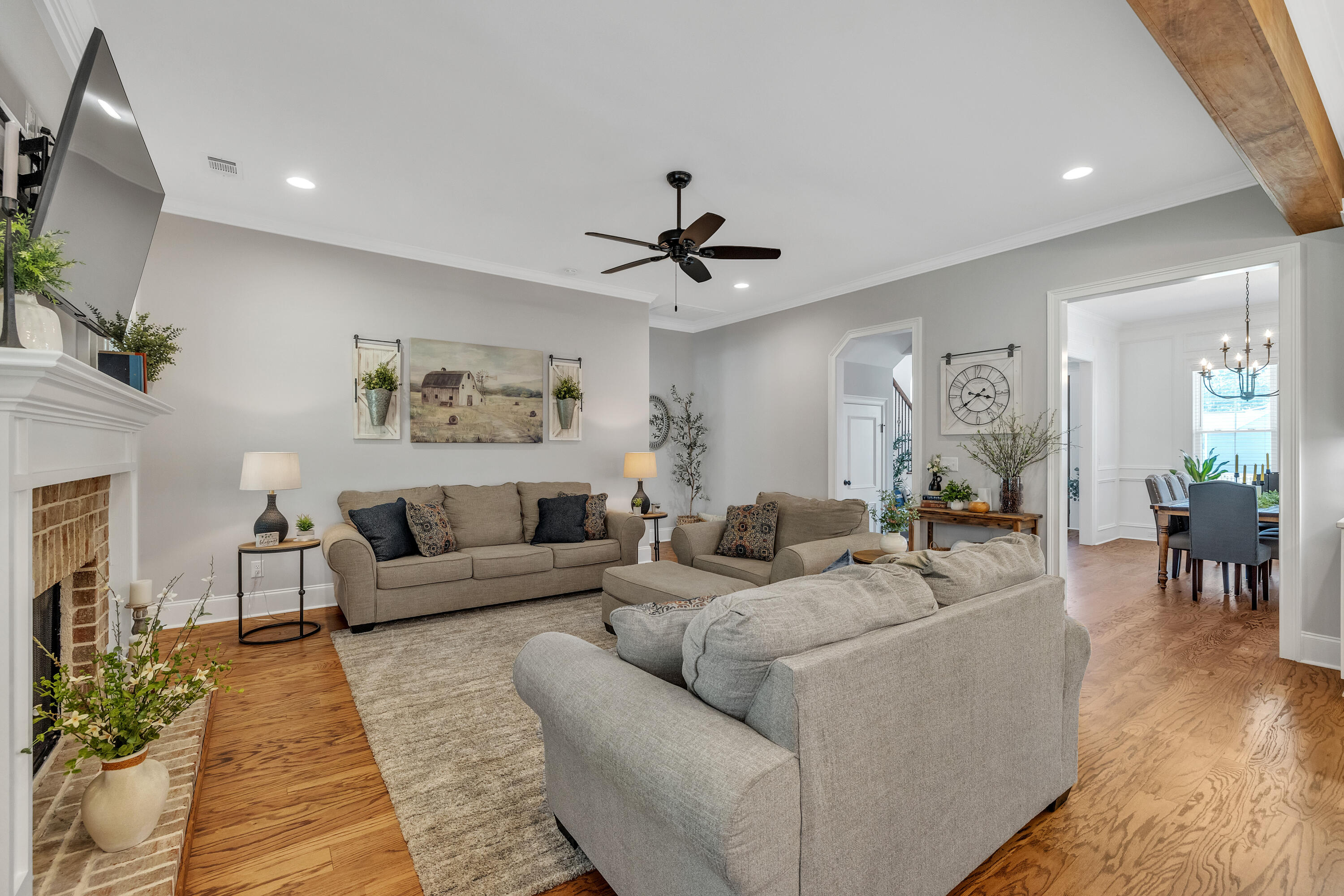 561 River Oaks Lane