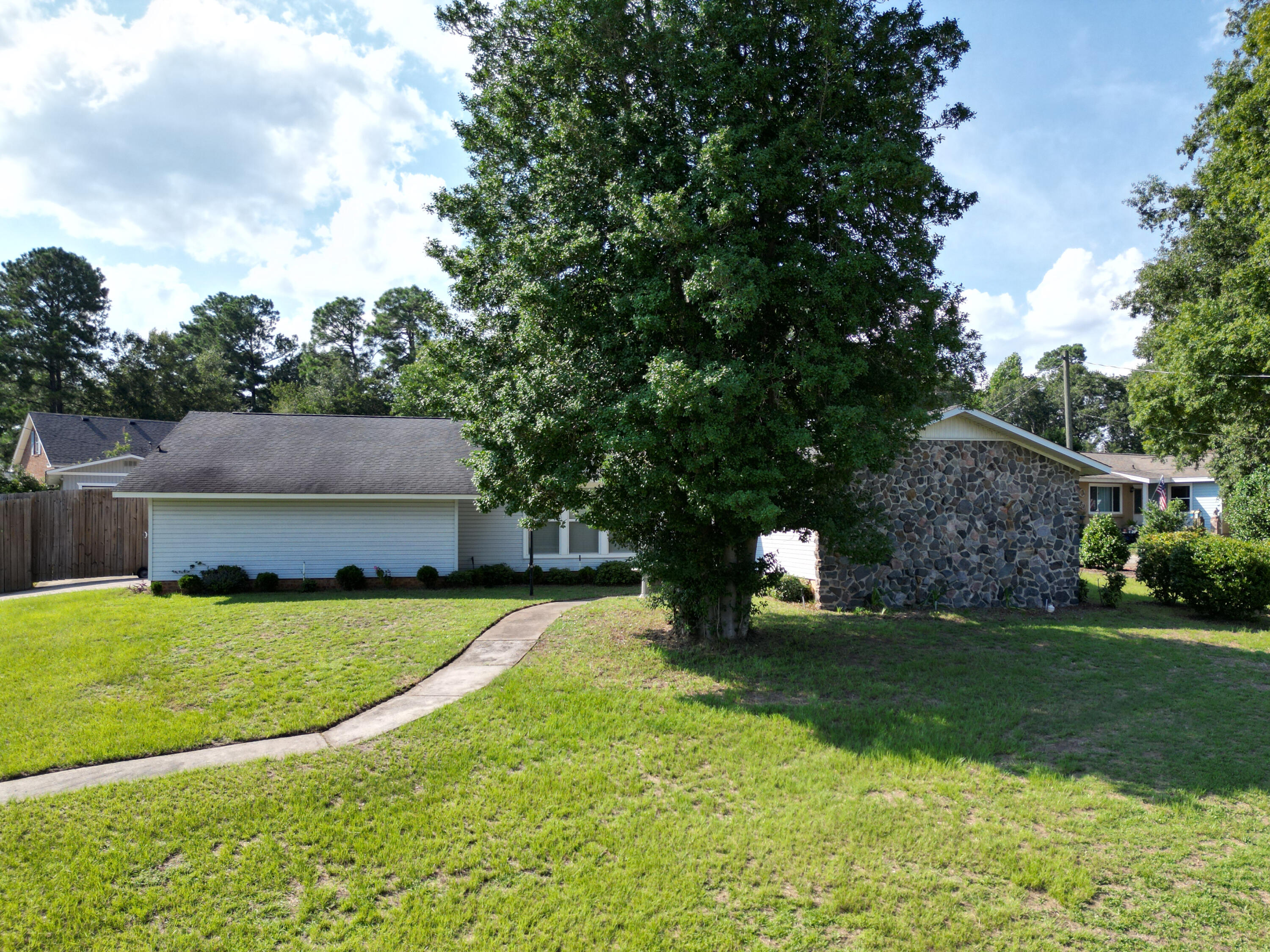 1713 Harrogate Dr.