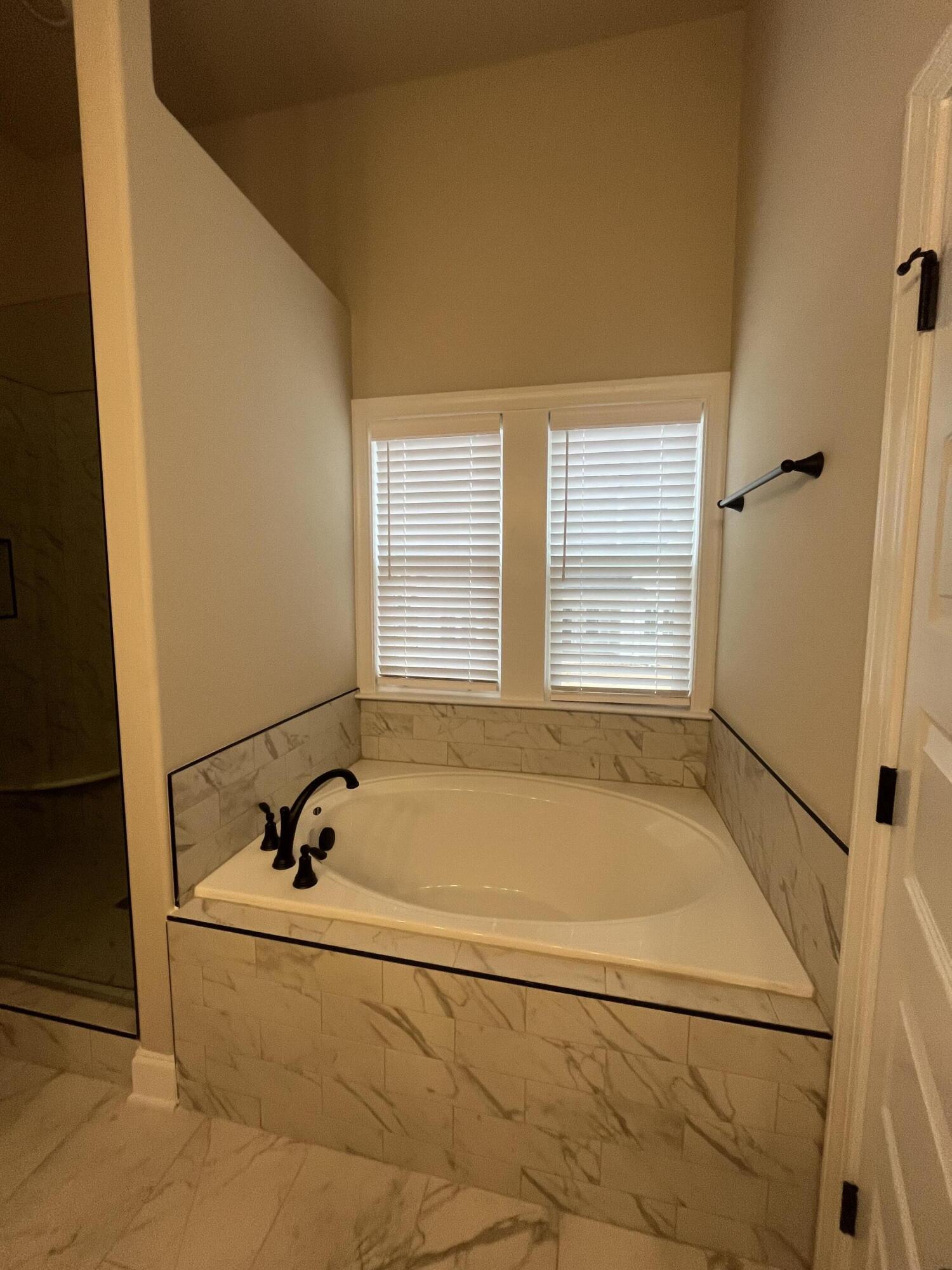 1220 Honey Lane
