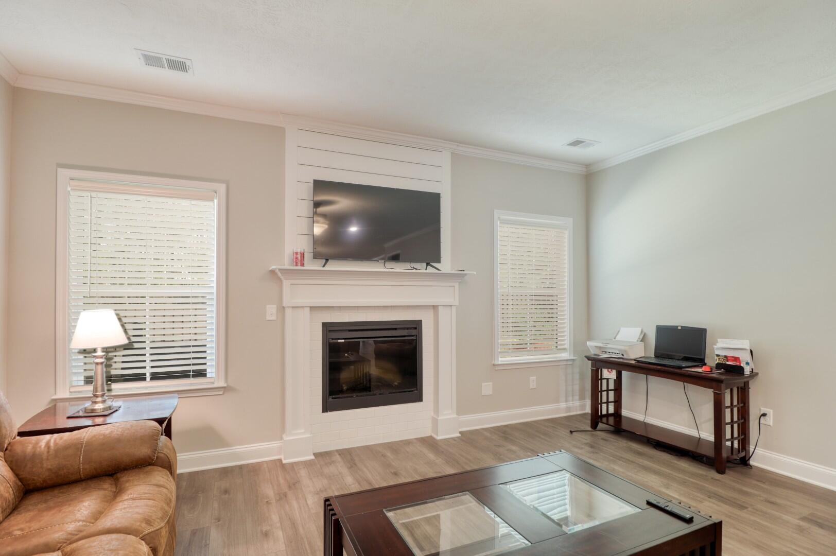 300 Huntley Loop