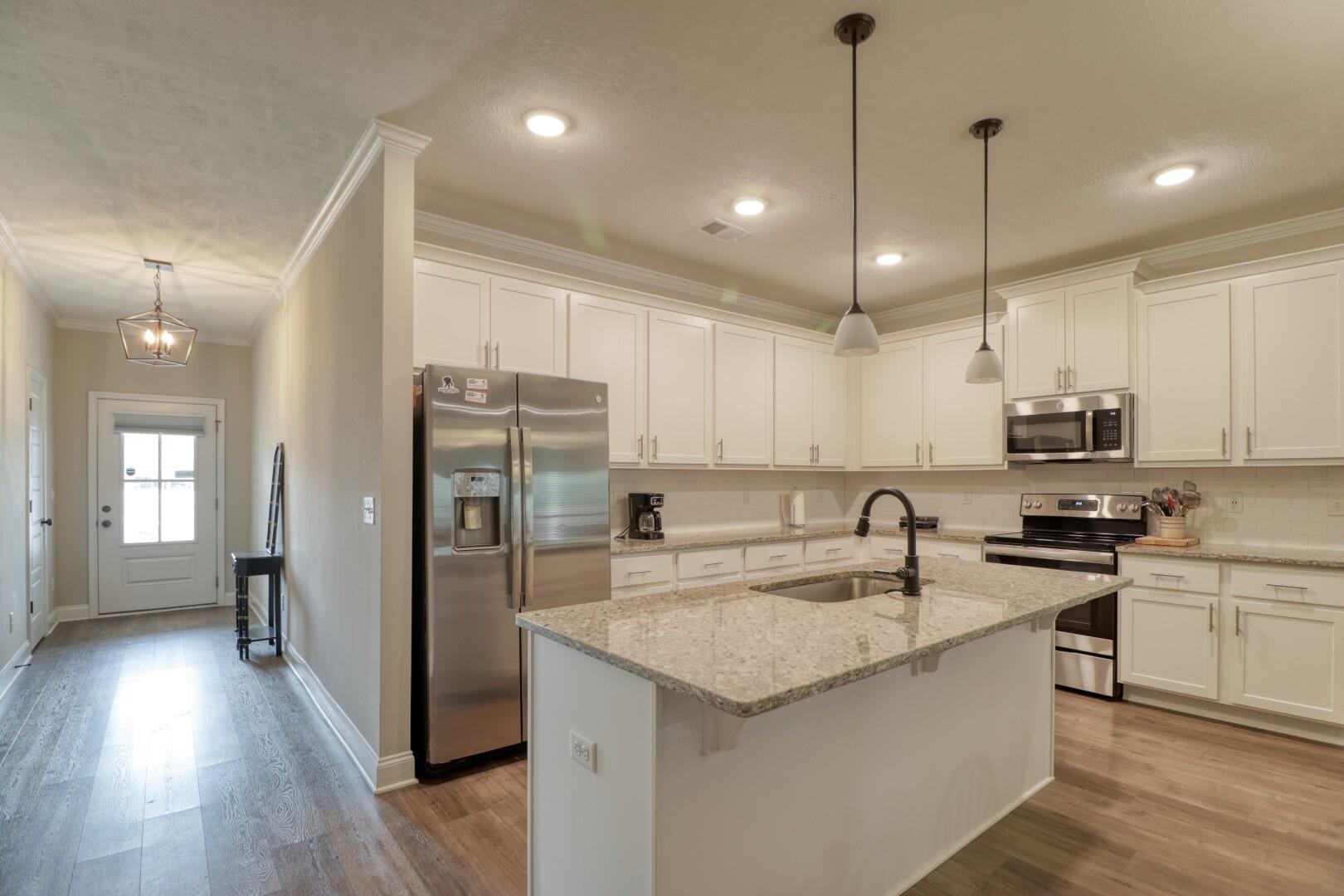 300 Huntley Loop