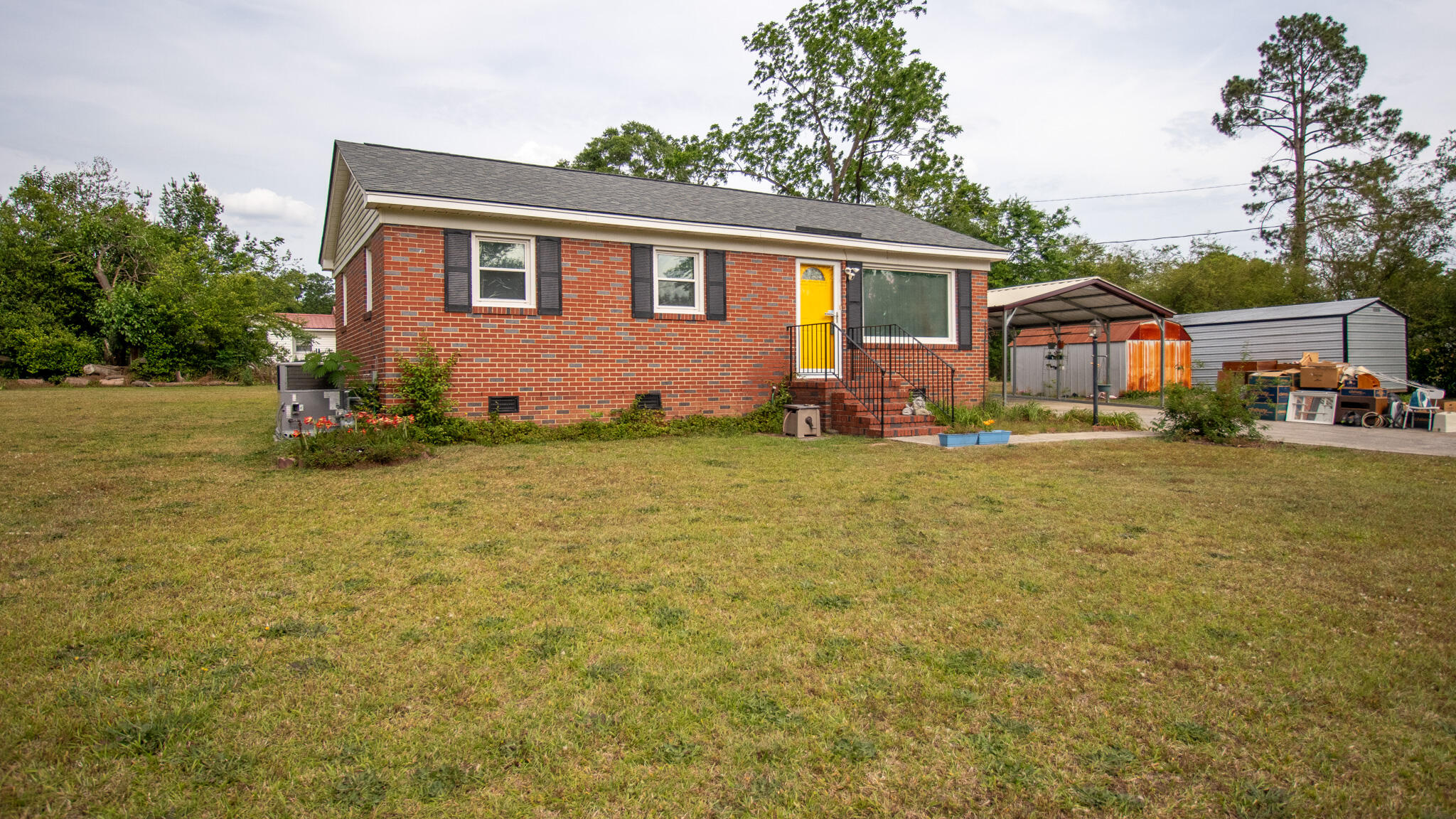 601 Louise Dr.