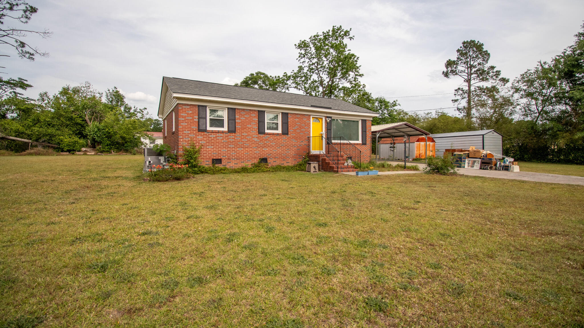601 Louise Dr.