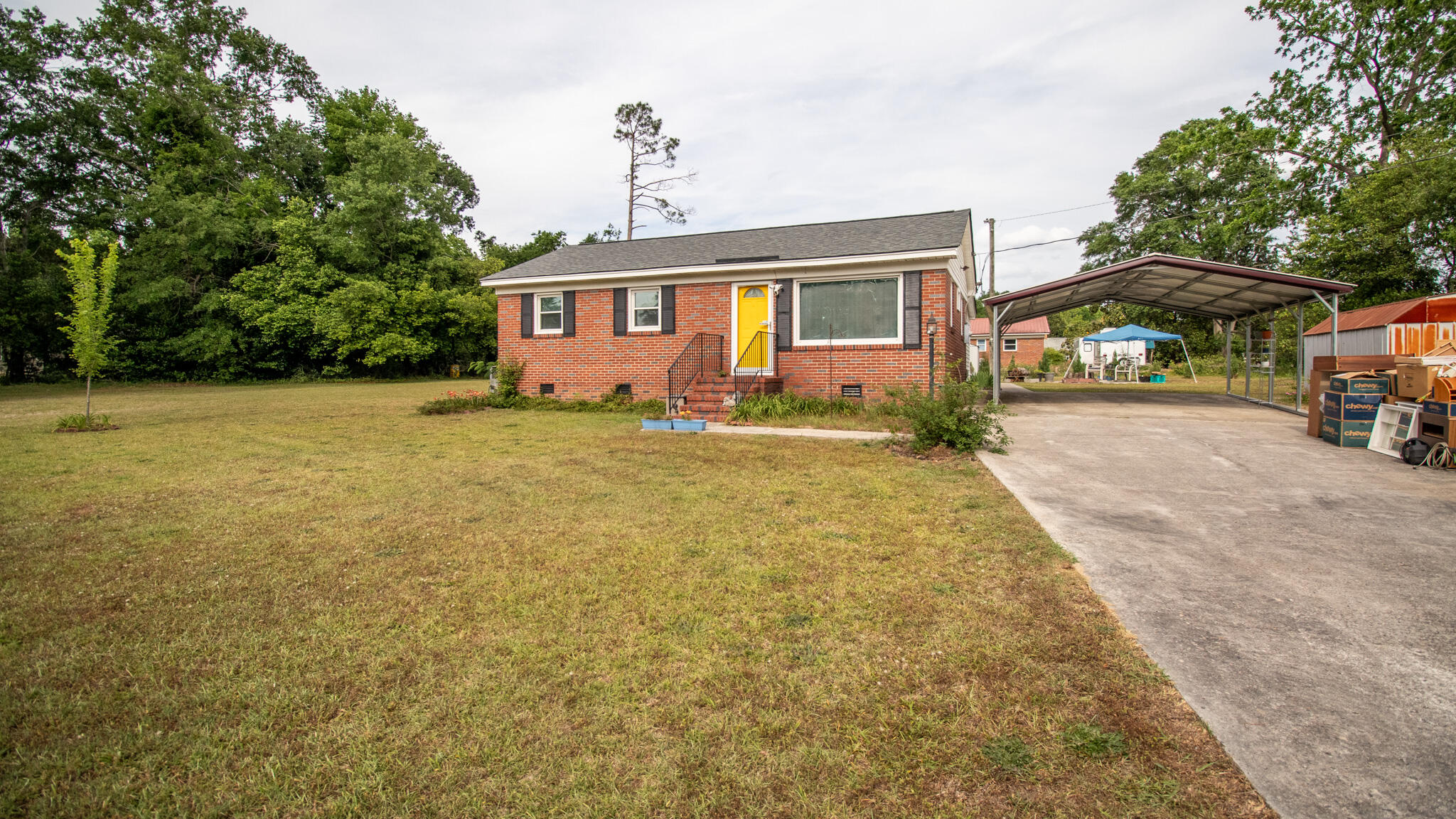 601 Louise Dr.