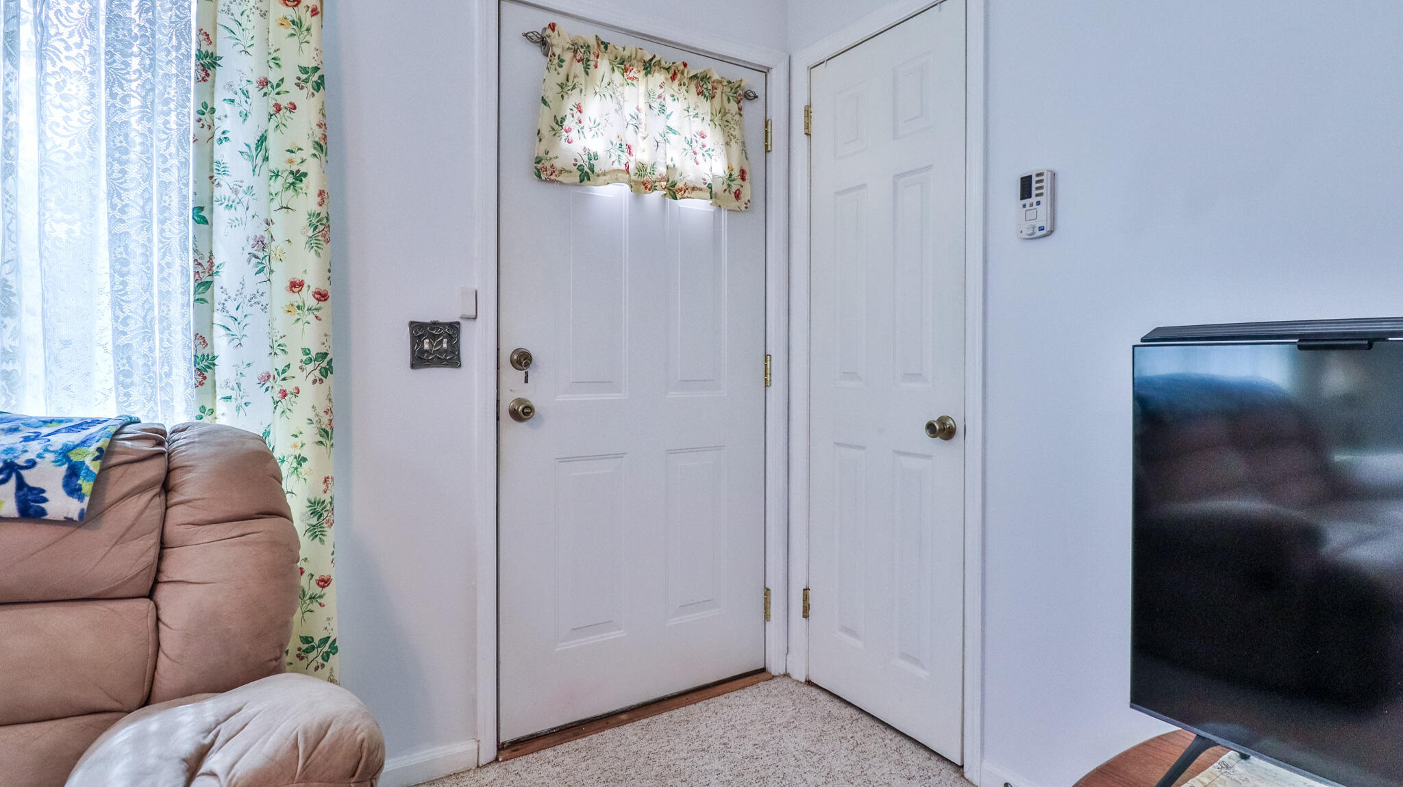 601 Louise Dr.