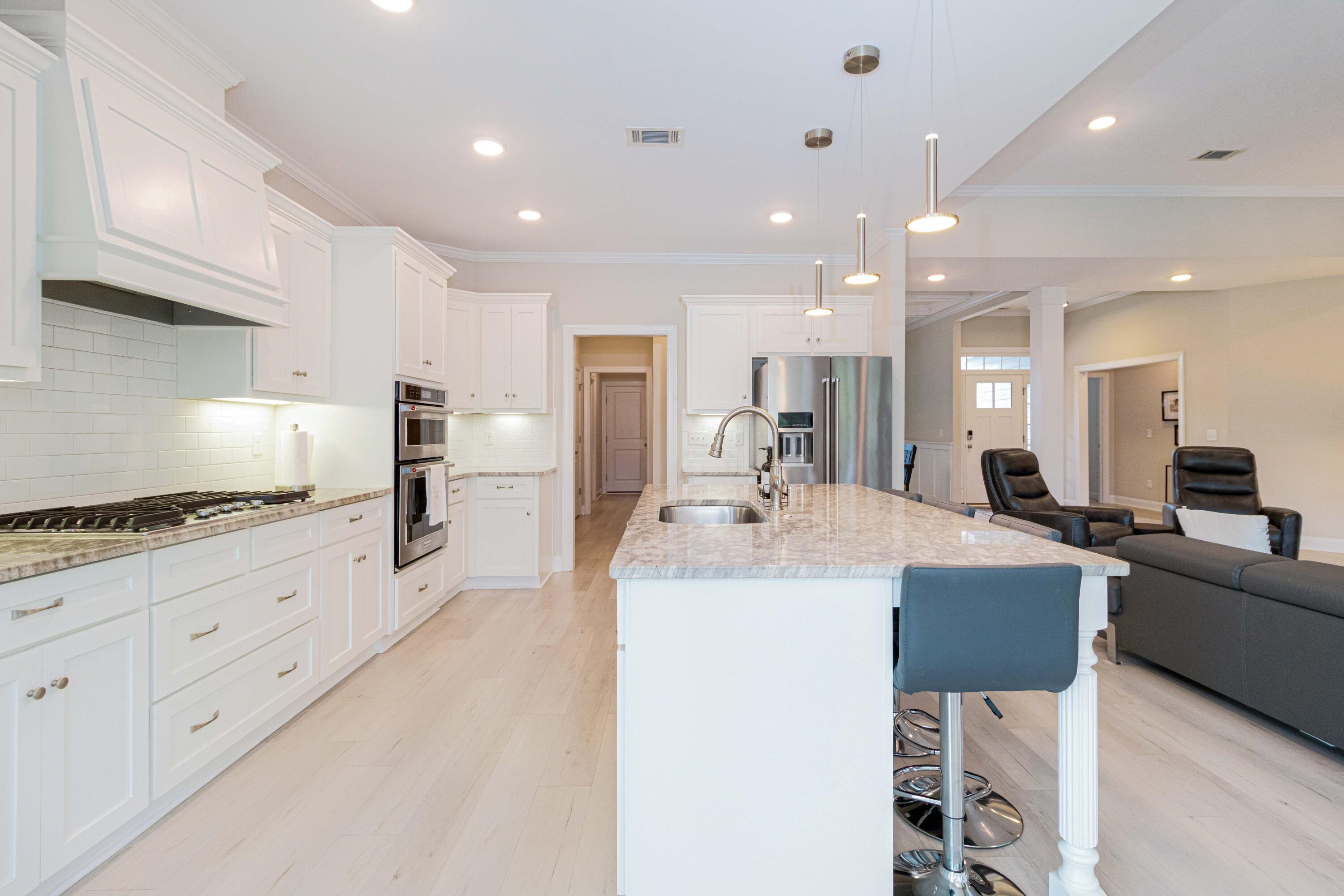 555 Rivernorth Dr.
