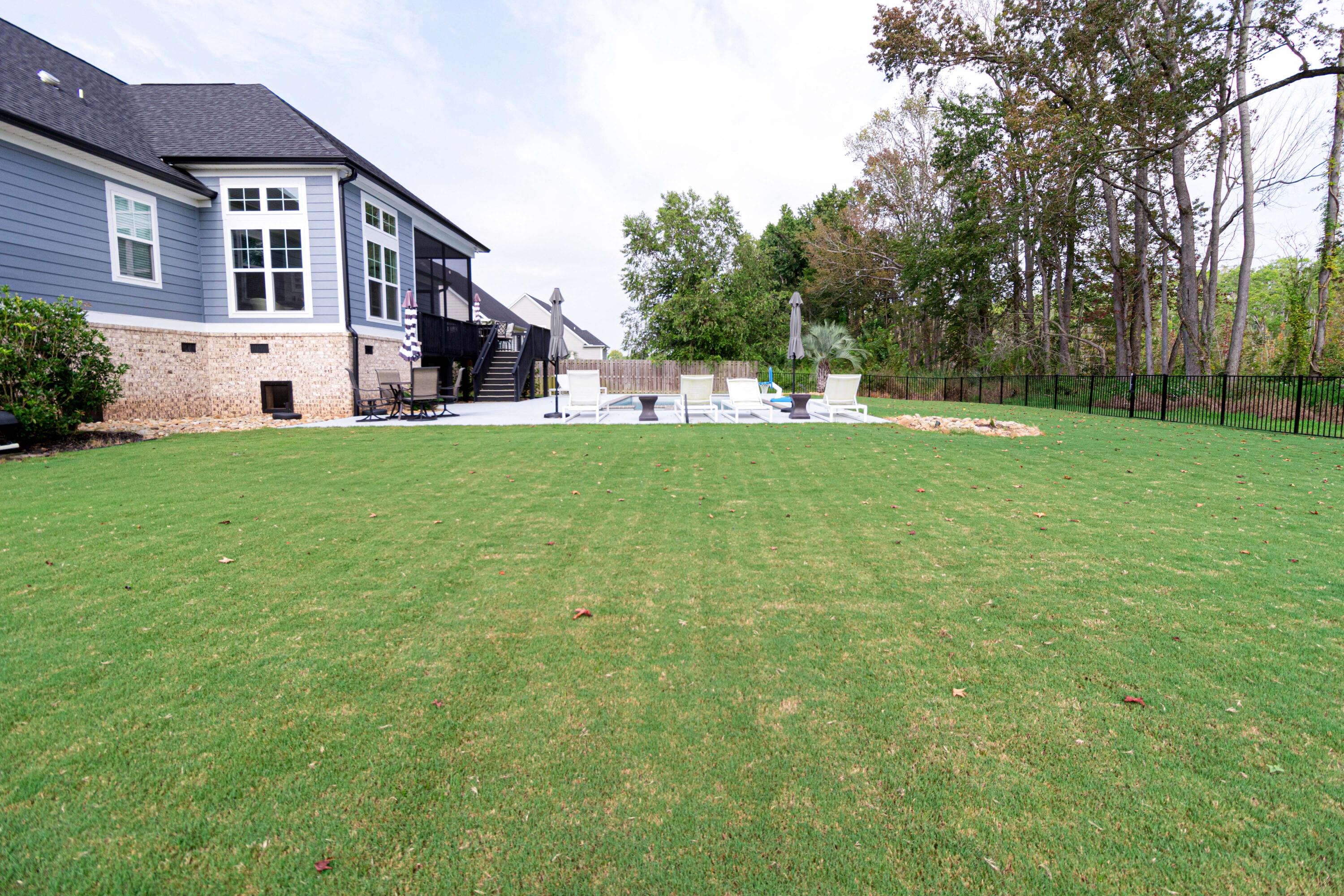 555 Rivernorth Dr.