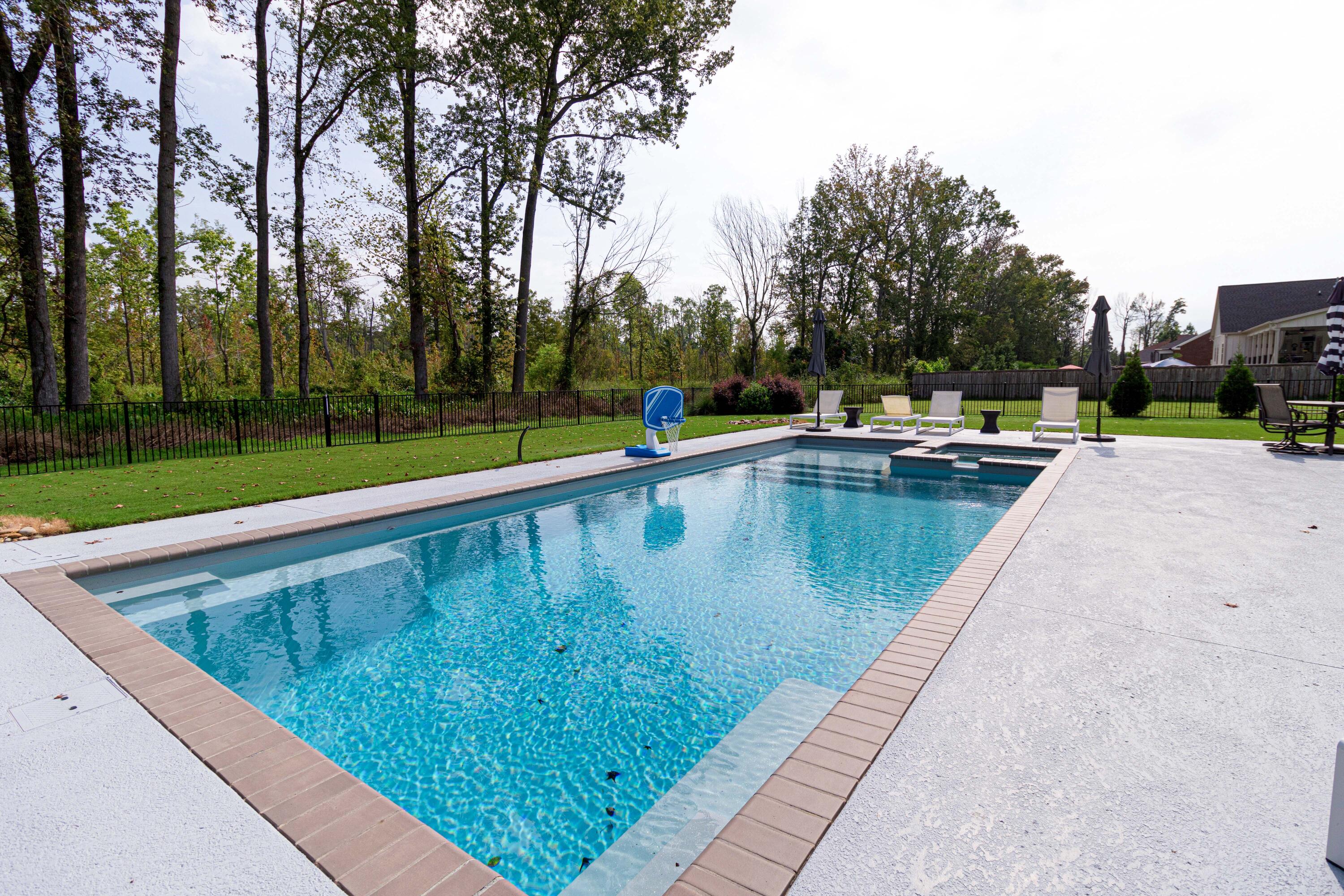 555 Rivernorth Dr.