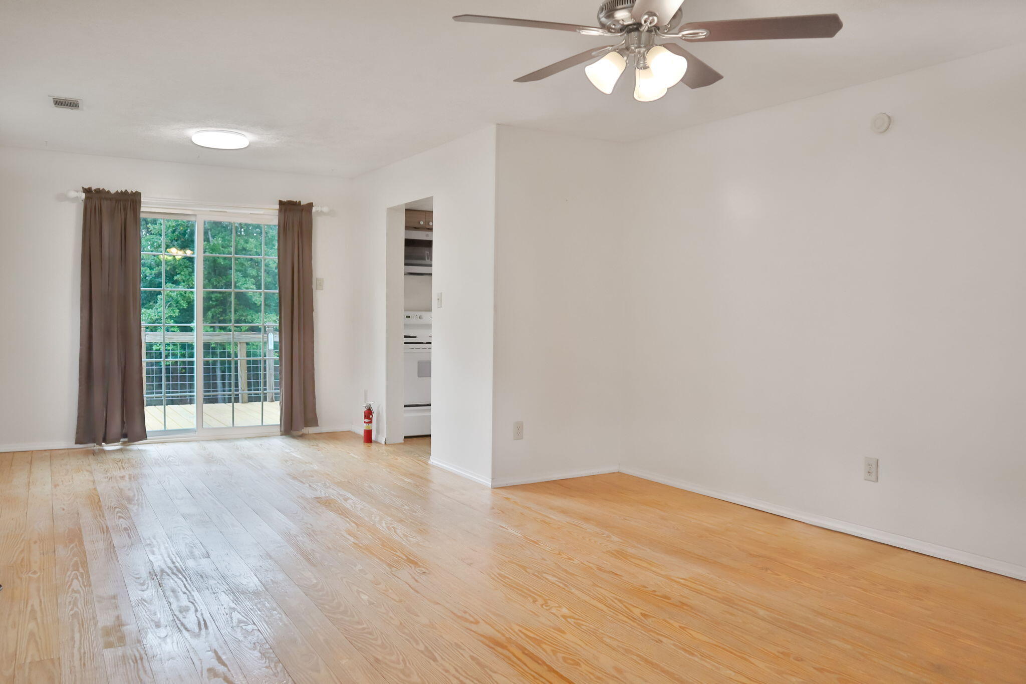 1085 Lake Dr.
