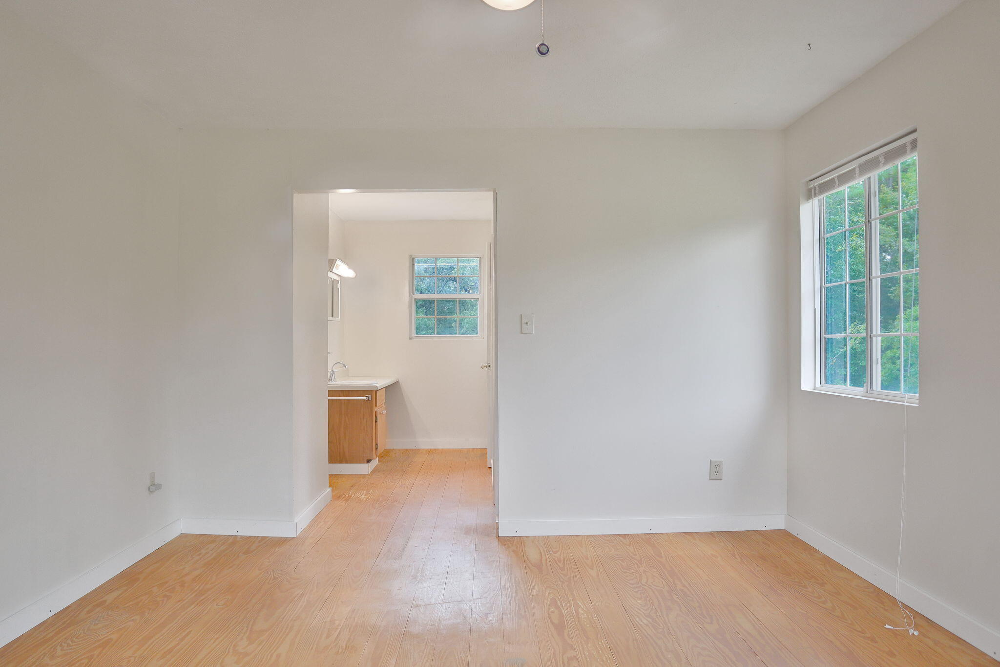 1085 Lake Dr.