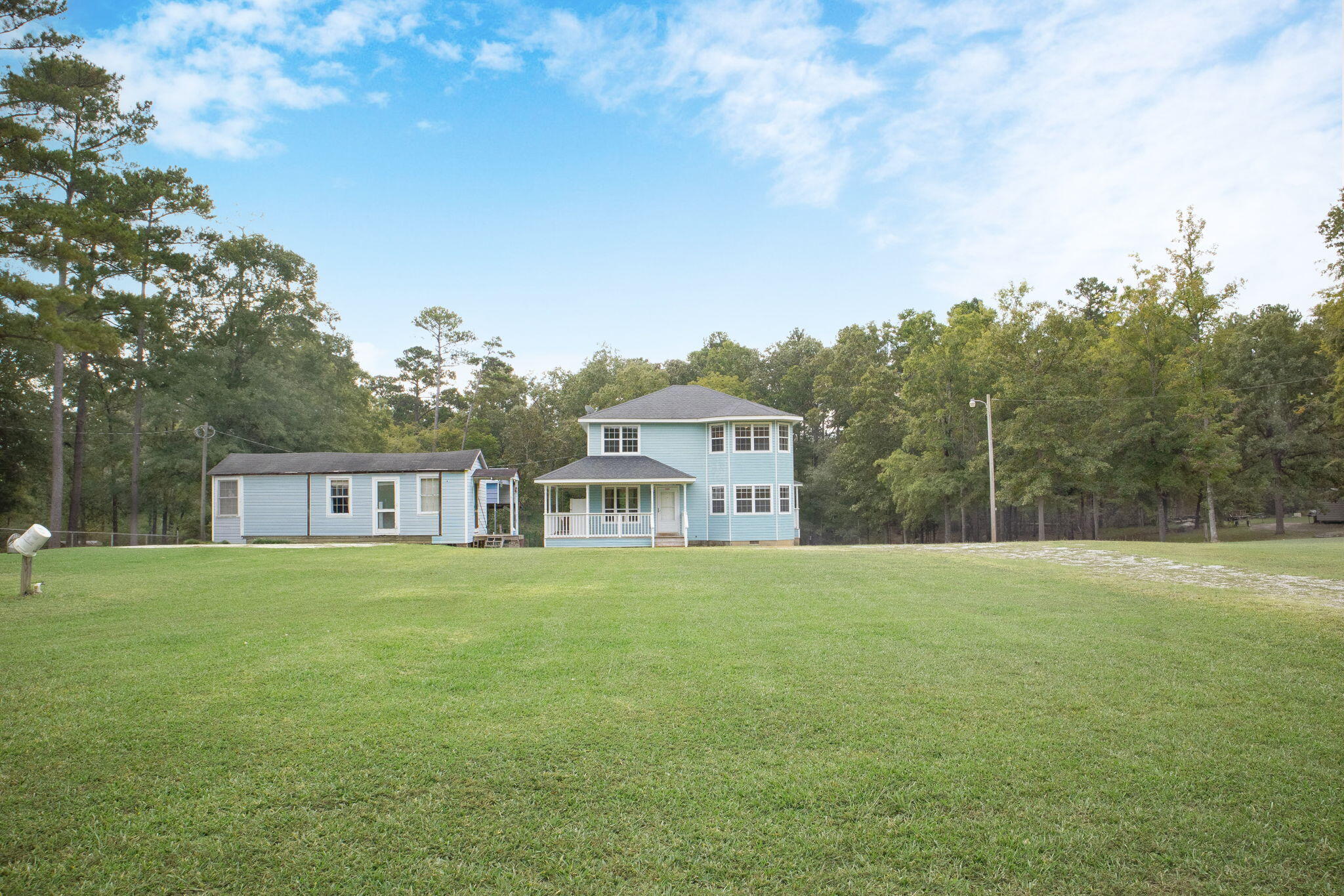 1085 Lake Dr.
