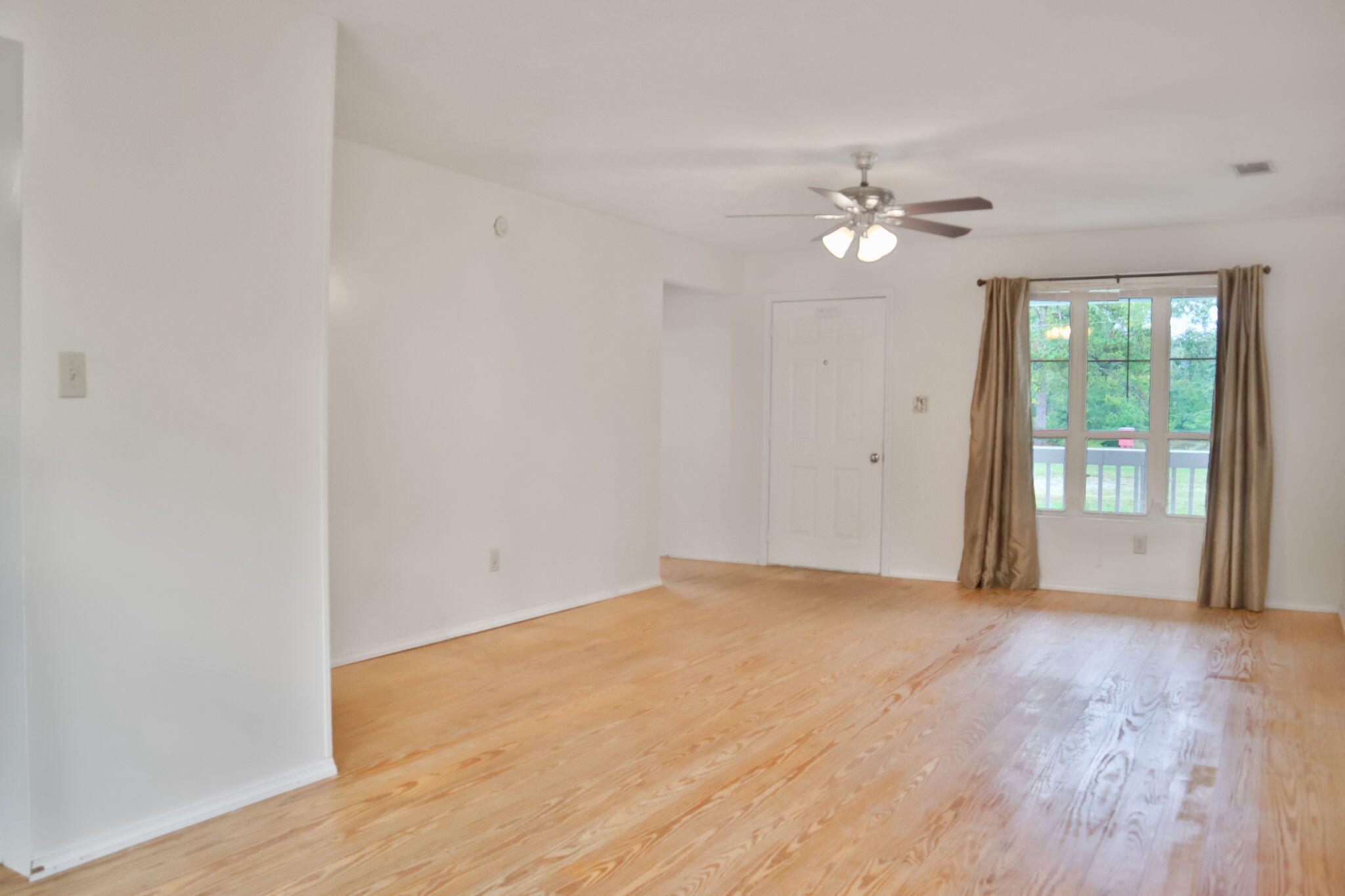 1085 Lake Dr.