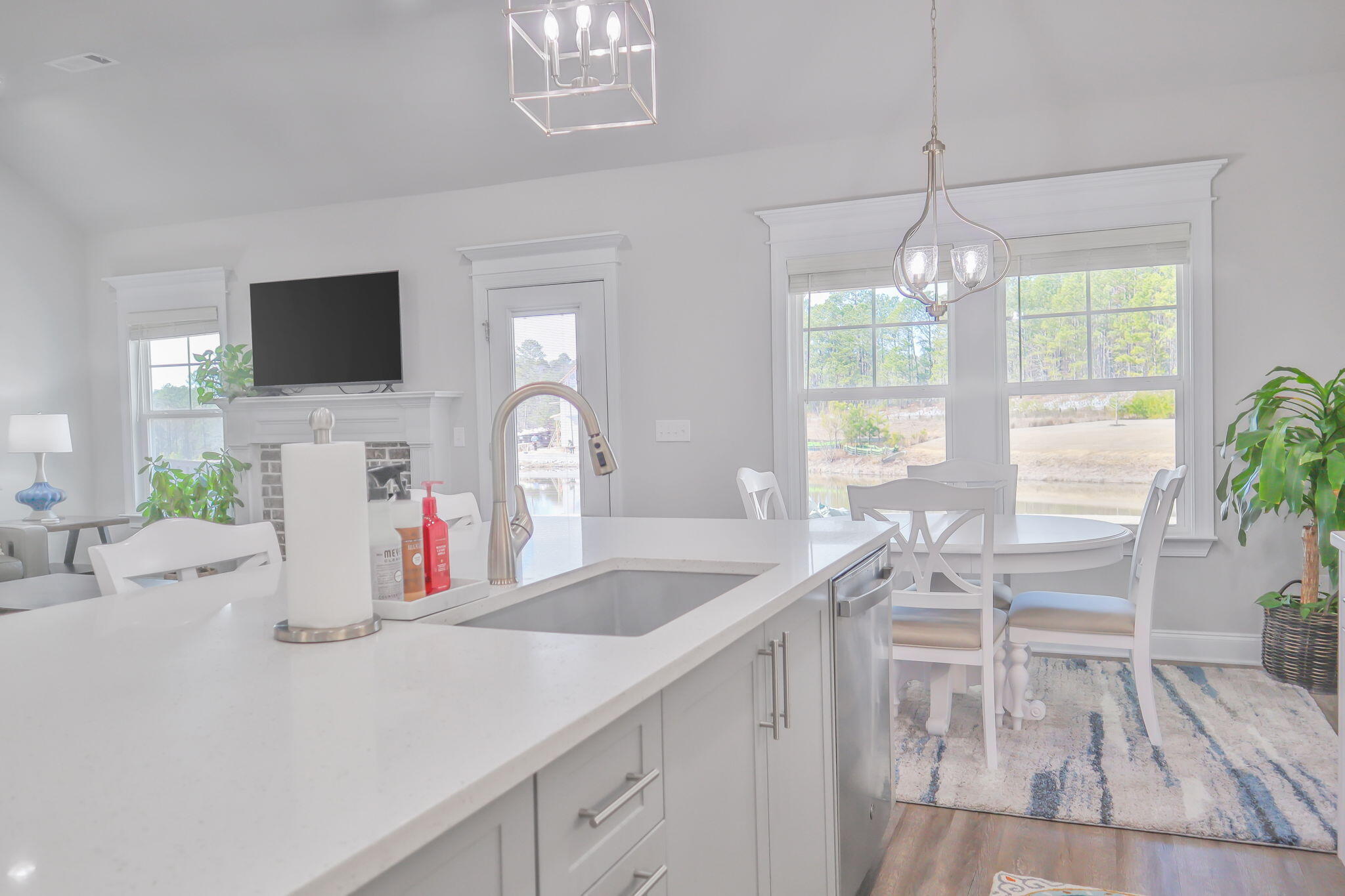 3123 Rosewood Drive