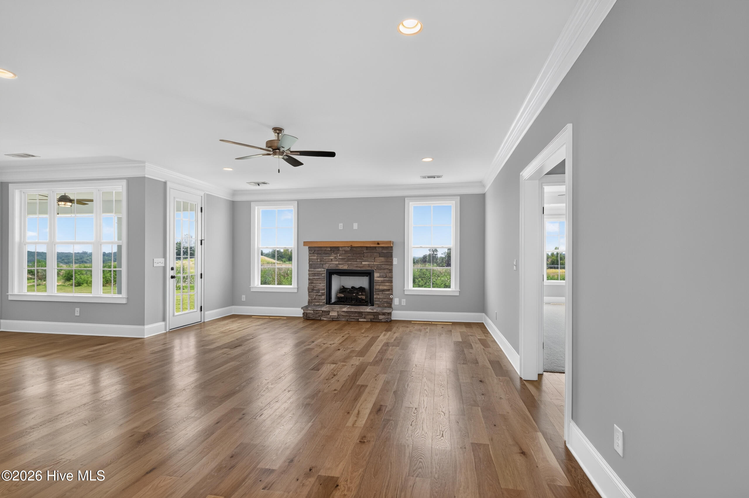 454 Woodlawn St.