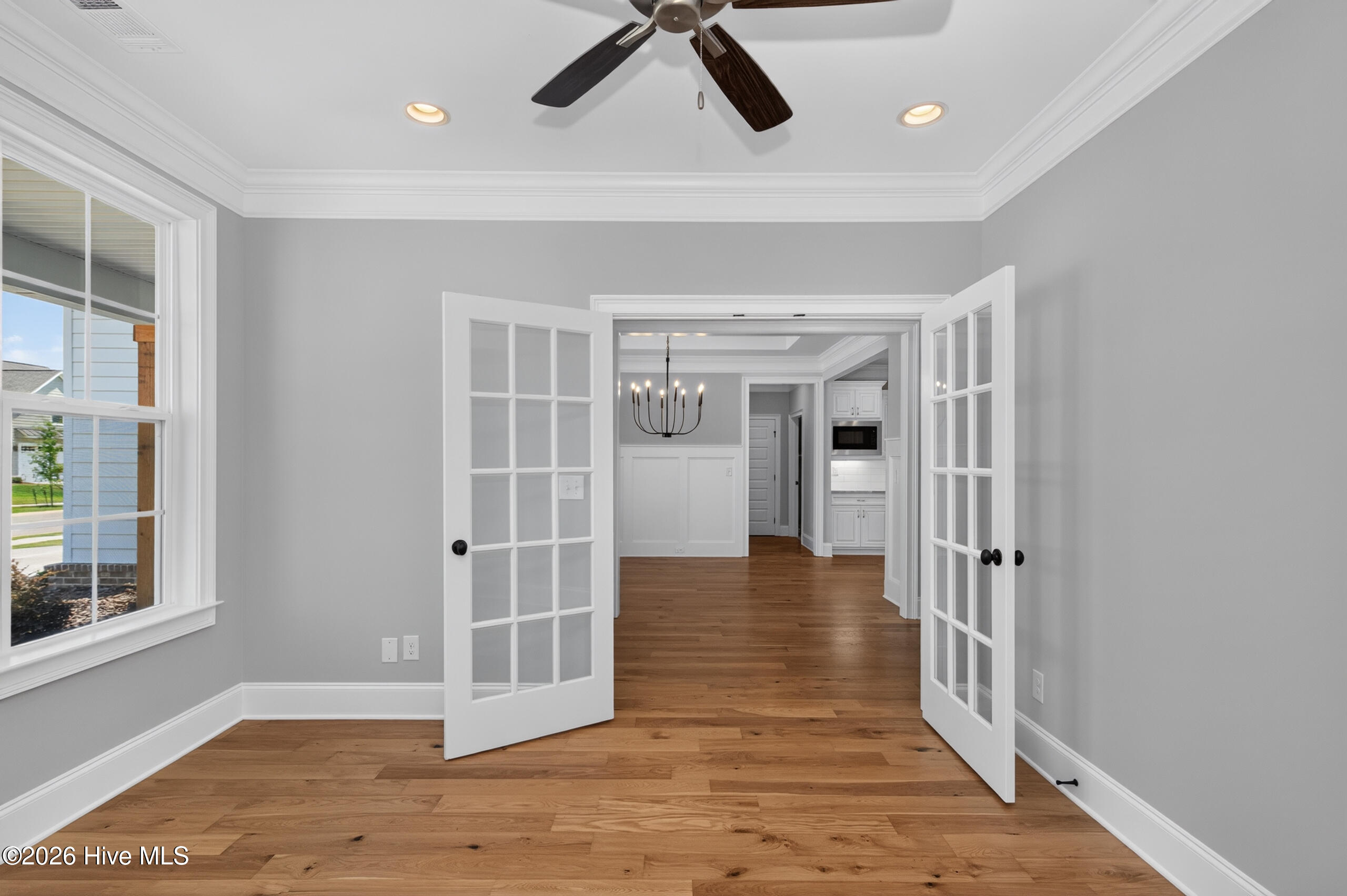 454 Woodlawn St.