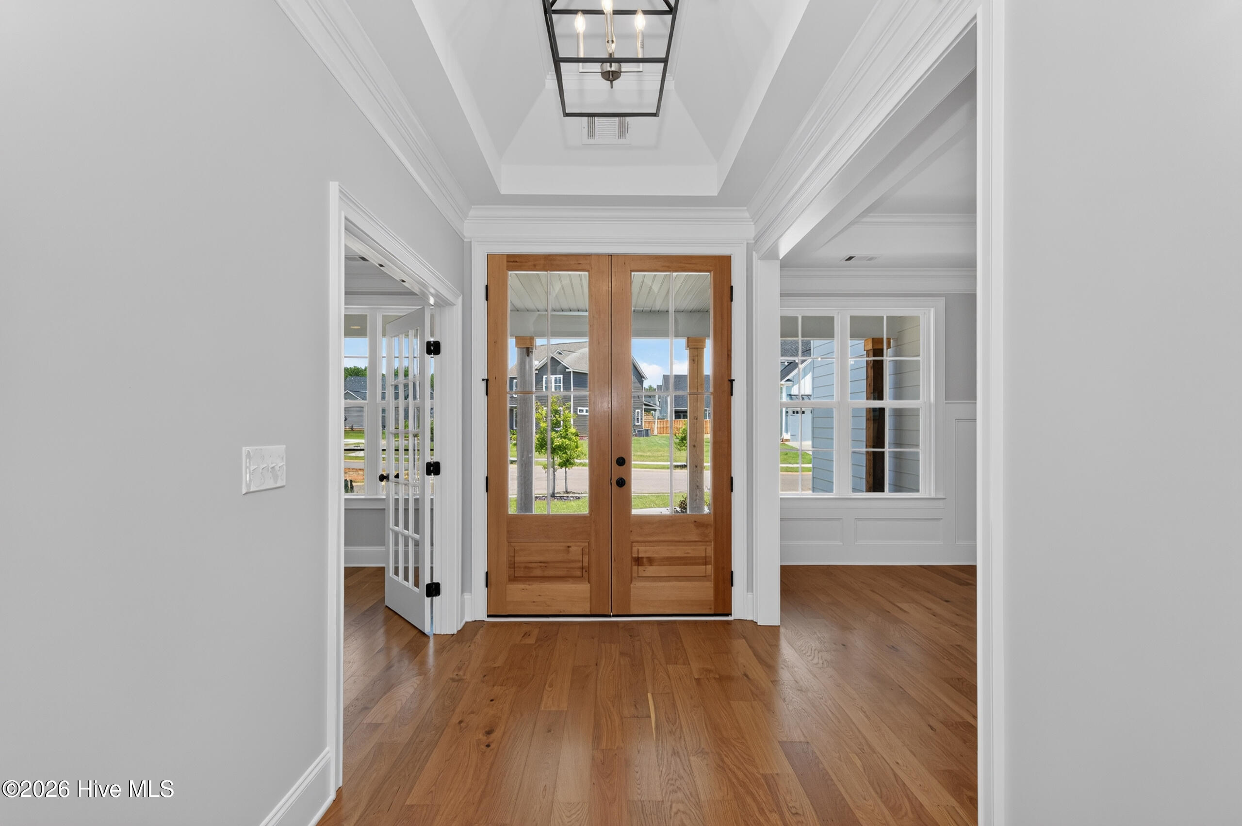 454 Woodlawn St.