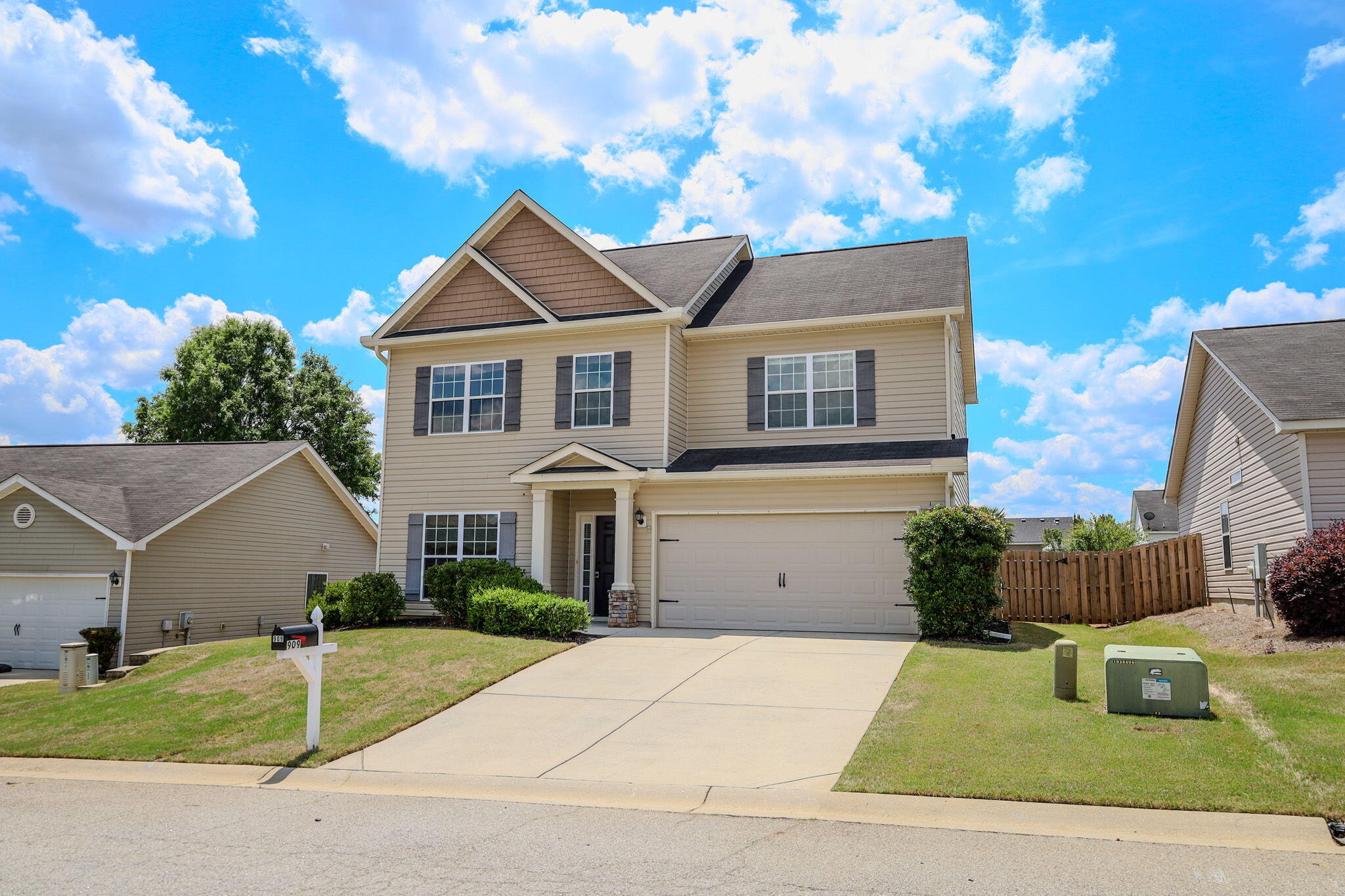909 Westlawn Drive