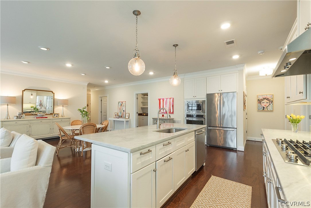 512 Libbie Avenue Unit: U4