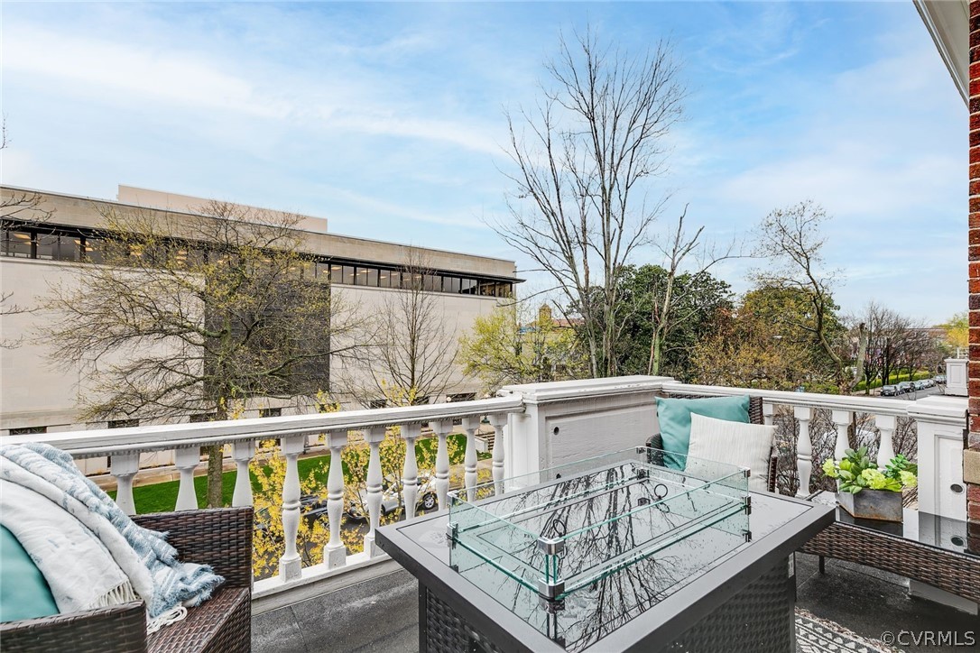 2810 Kensington Avenue Unit: U13