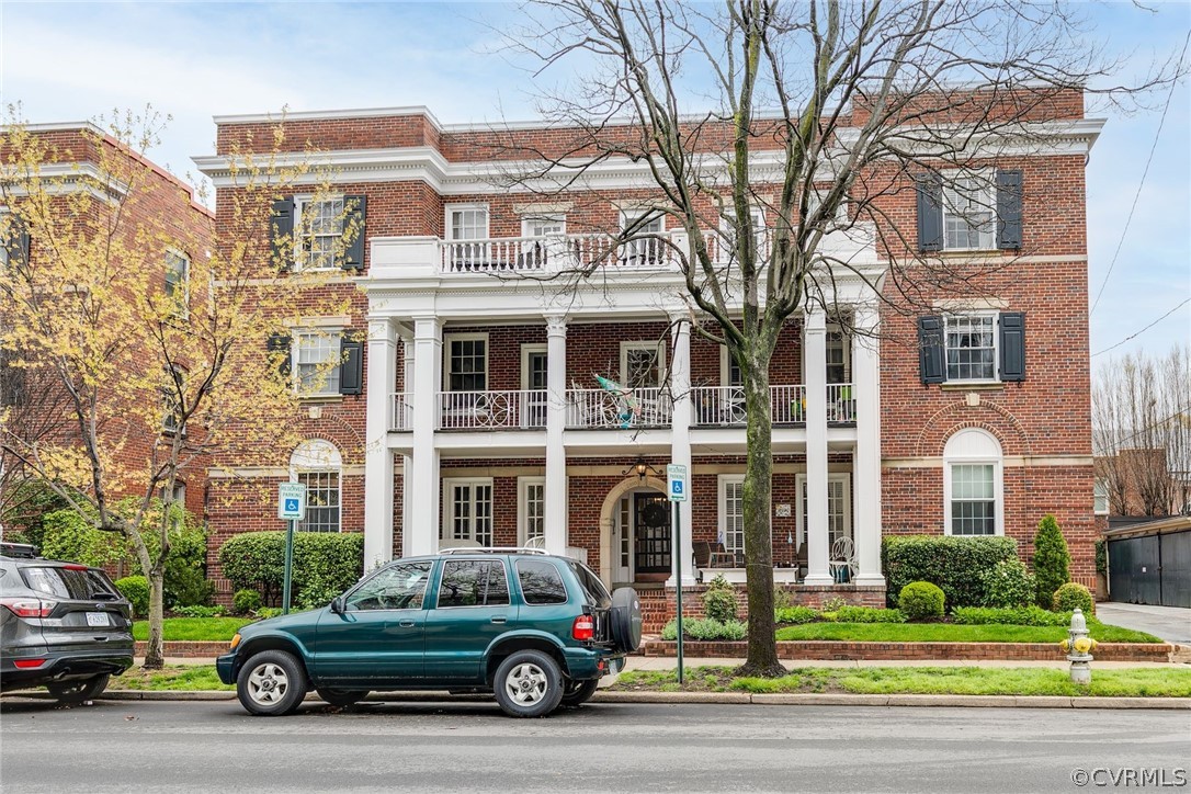 2810 Kensington Avenue Unit: U13