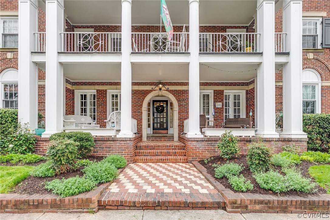 2810 Kensington Avenue Unit: U13